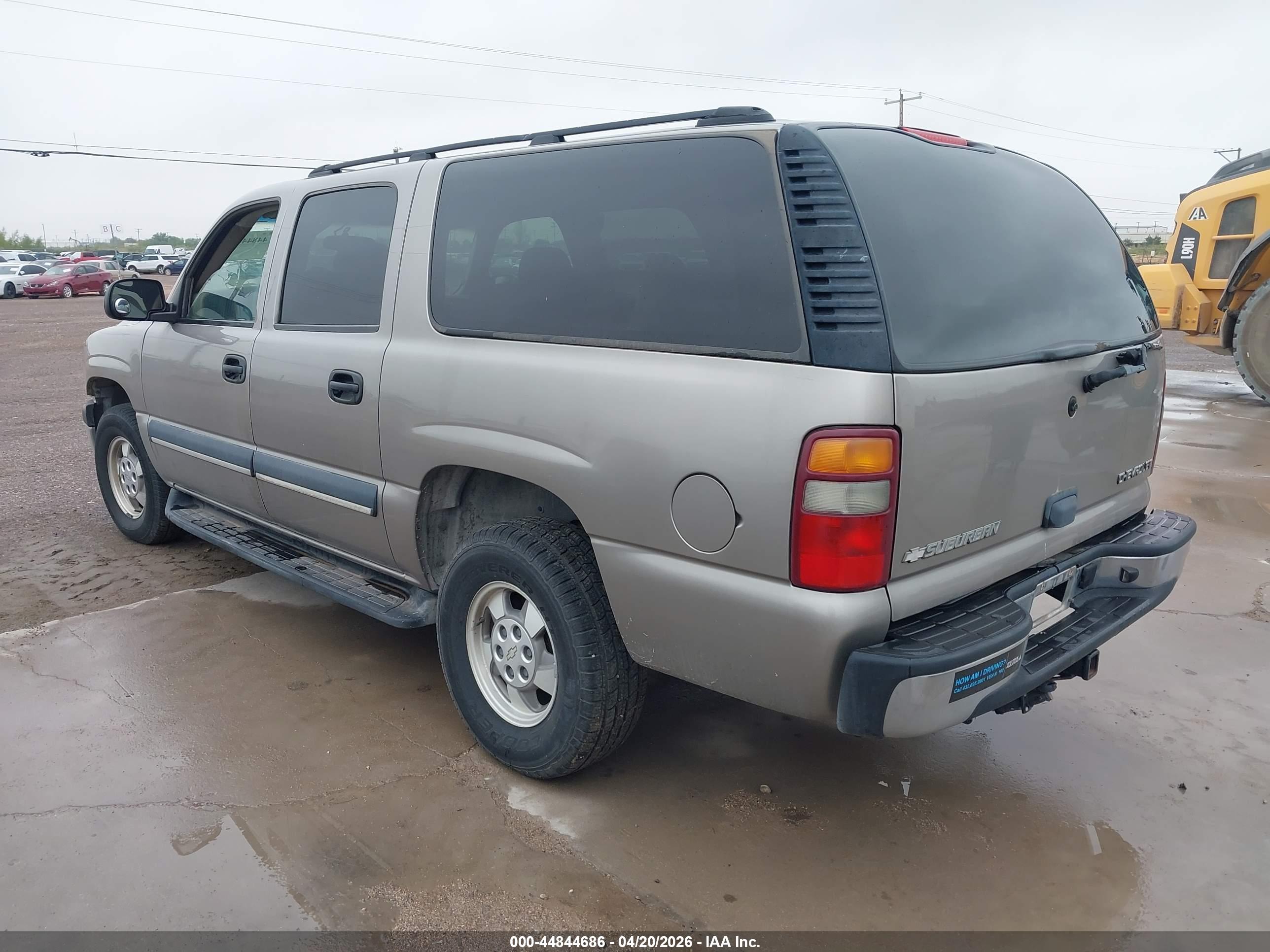 CHEVROLET SUBURBAN image 3