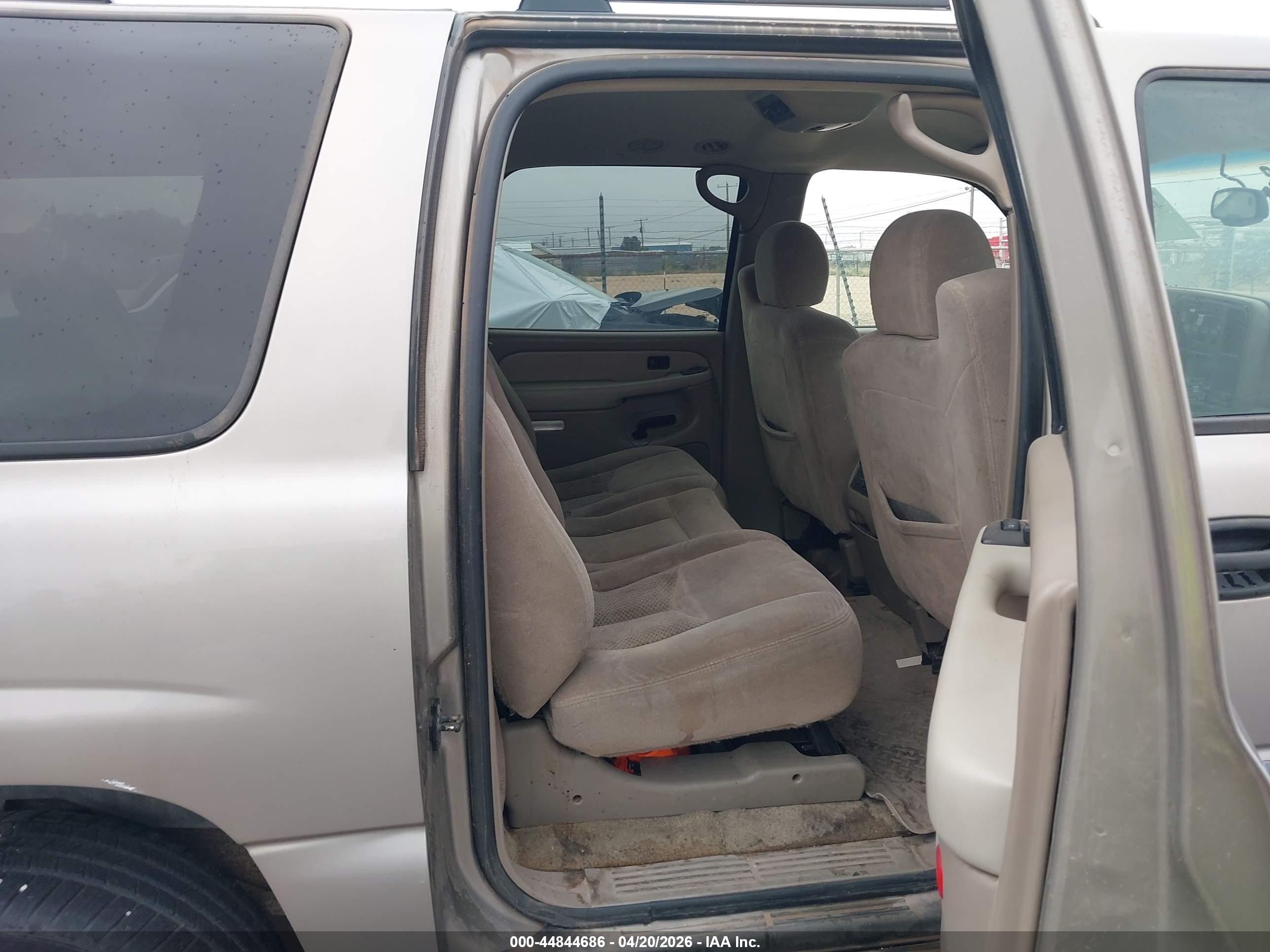 CHEVROLET SUBURBAN image 8