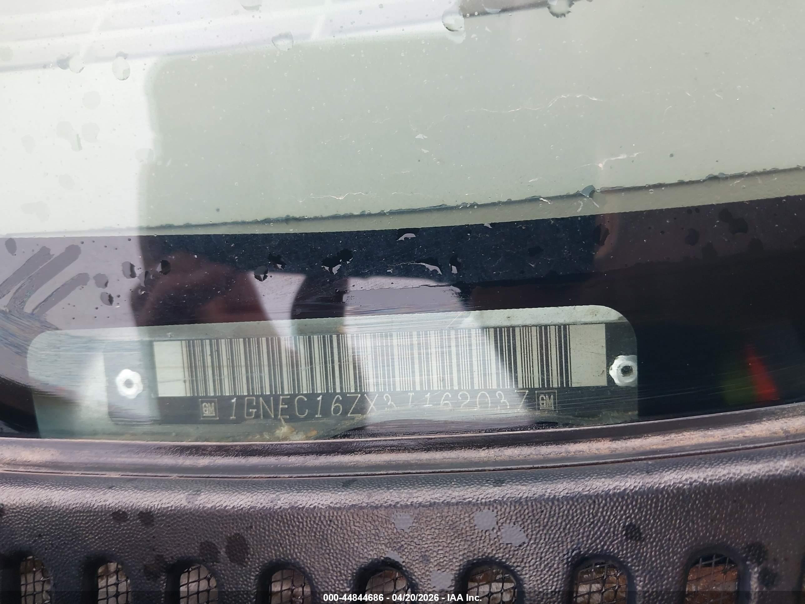 CHEVROLET SUBURBAN image 9