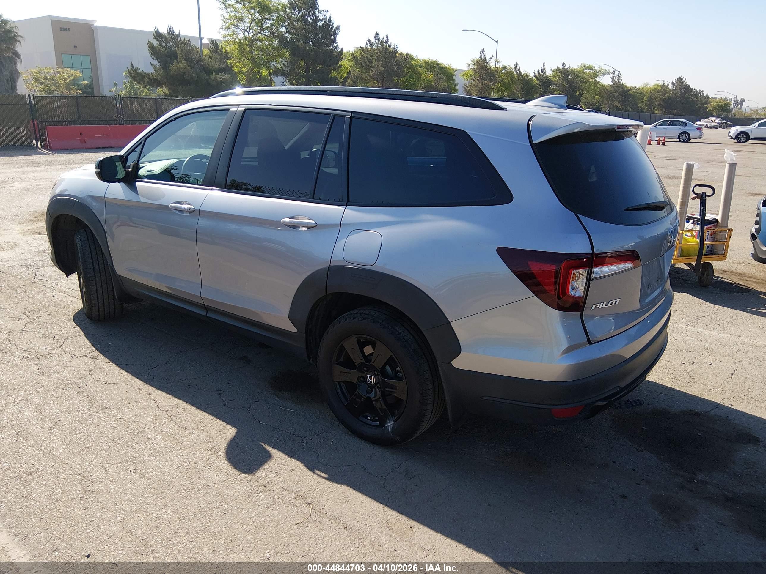 HONDA PILOT image 3
