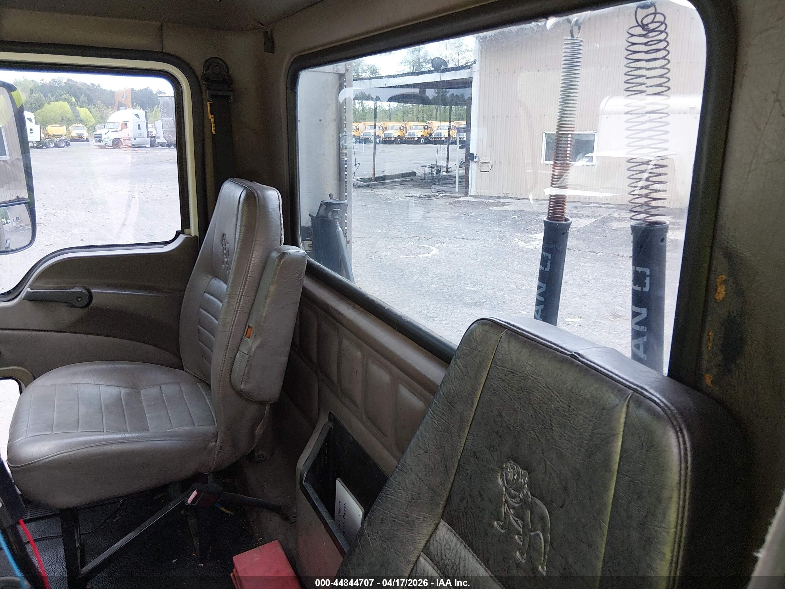 MACK 600 image 7