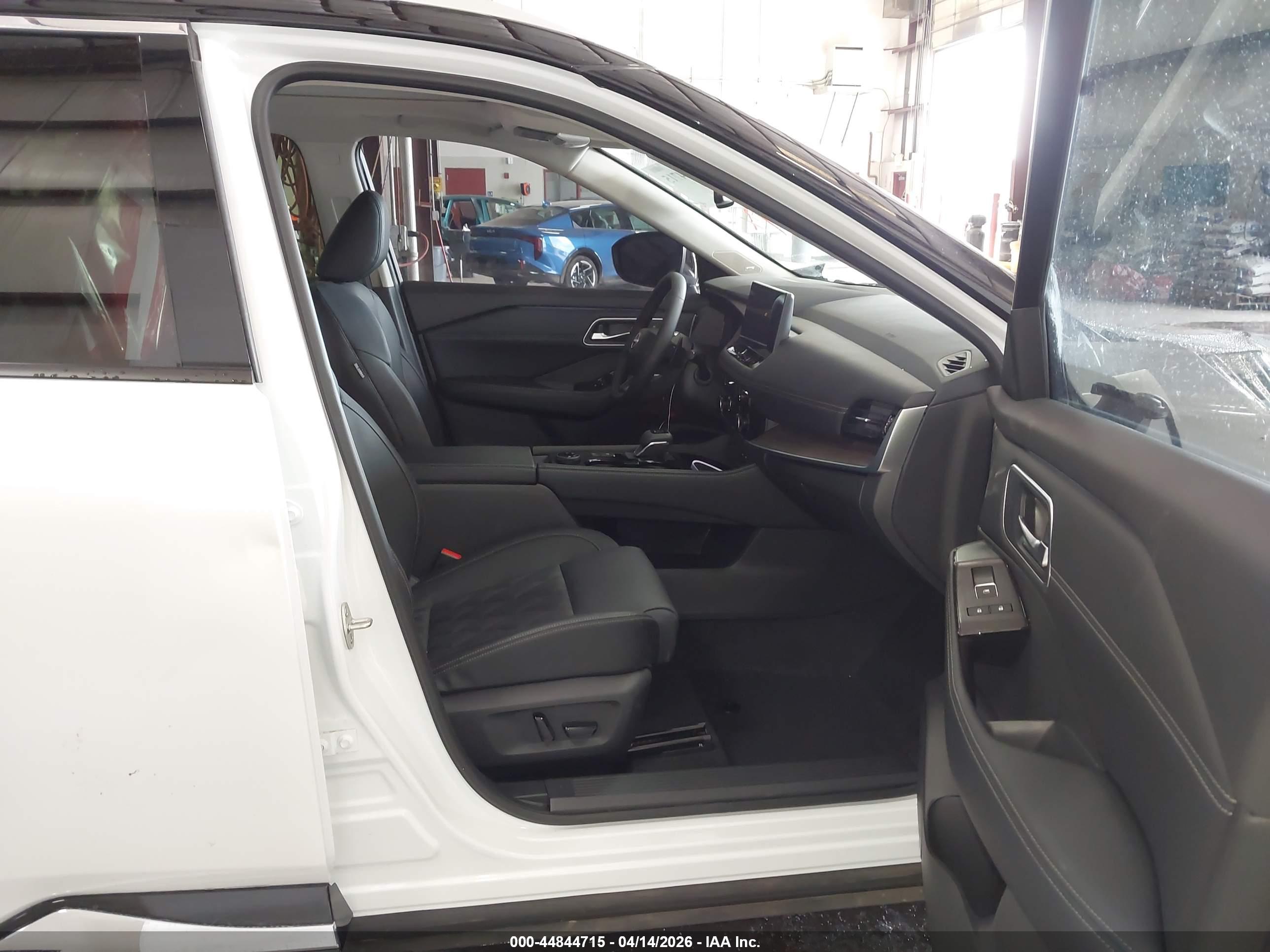 NISSAN ROGUE image 5