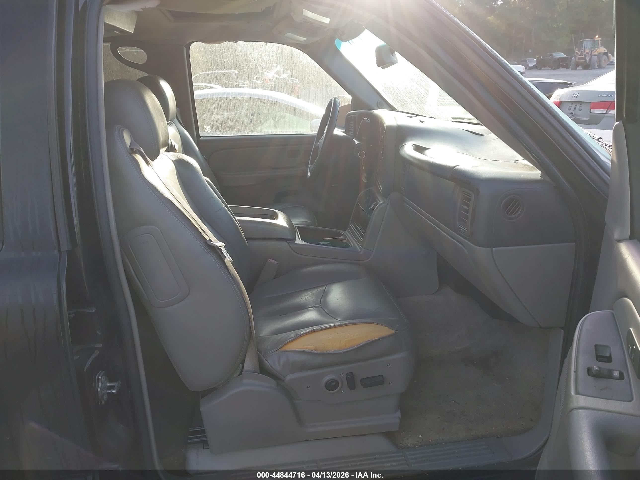 CHEVROLET TAHOE image 5