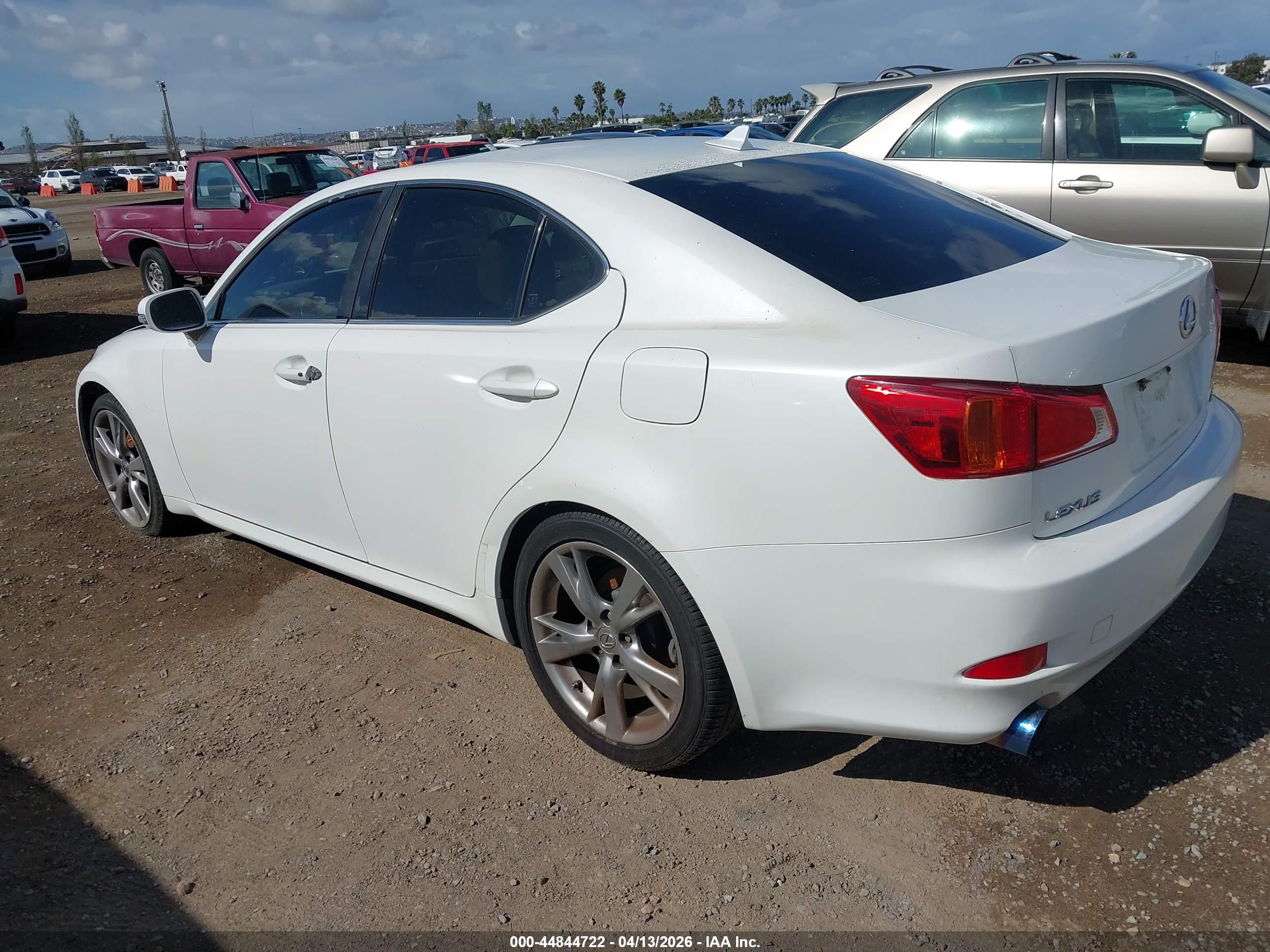 LEXUS IS image 3