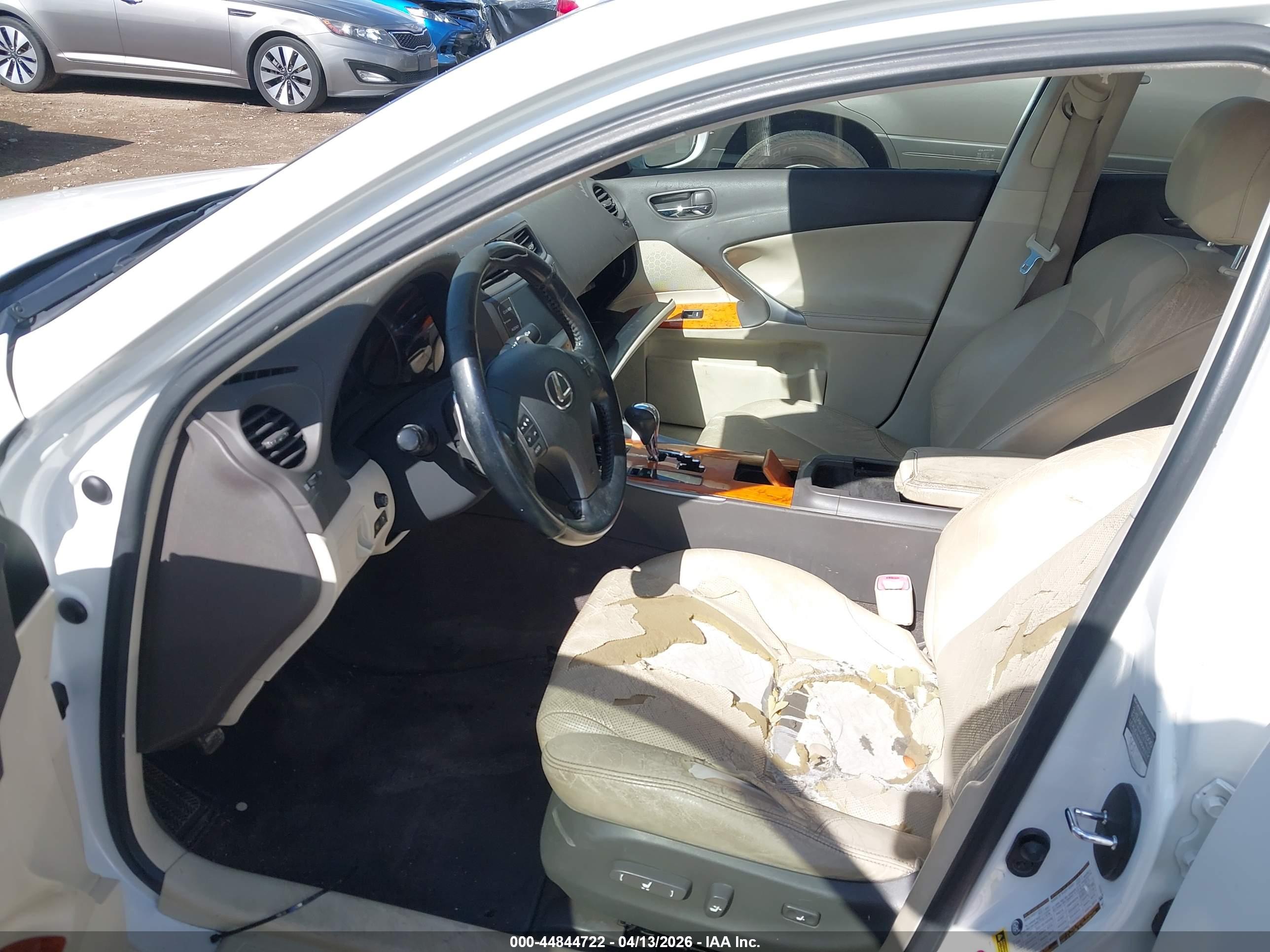 LEXUS IS image 5