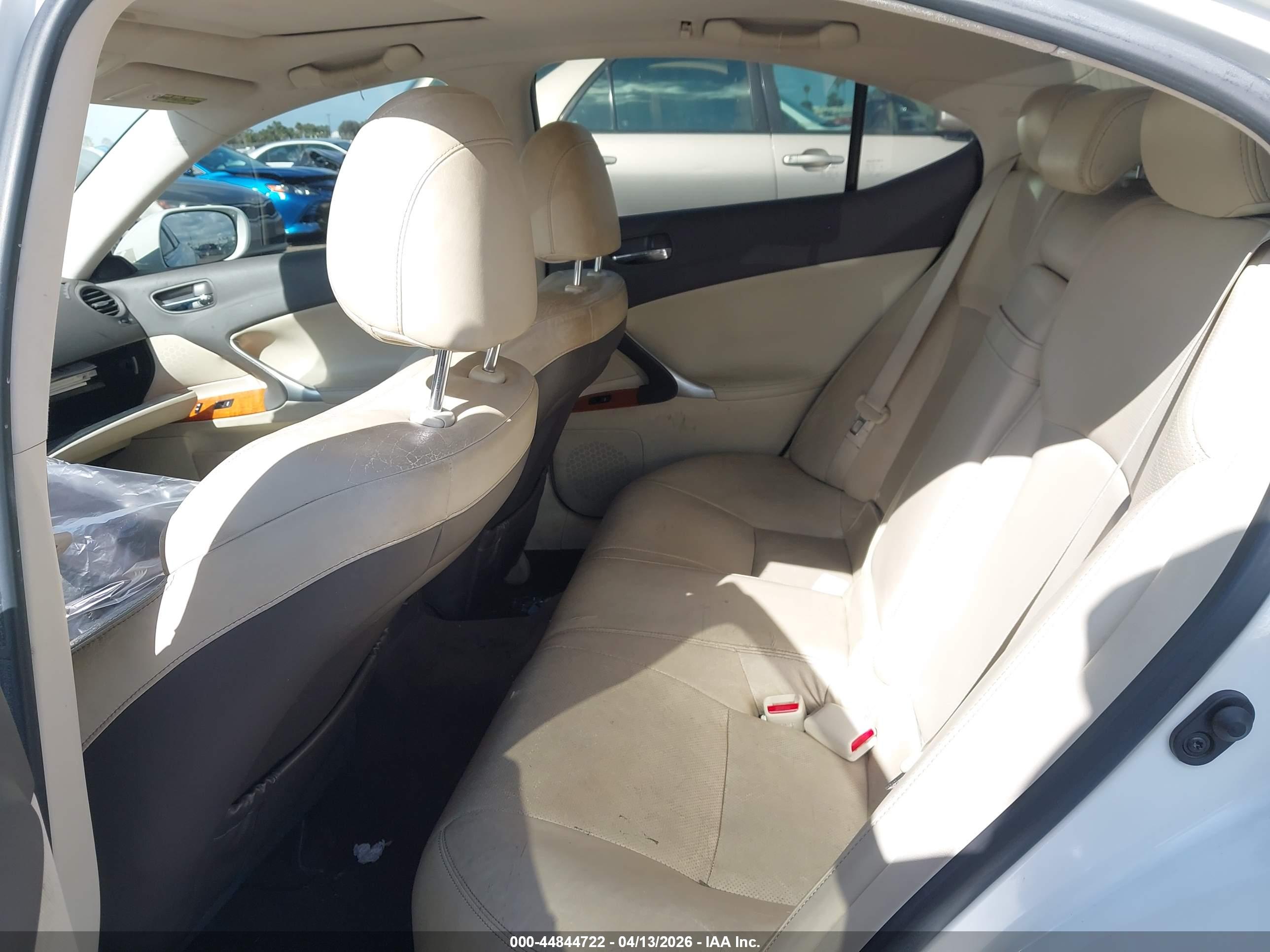 LEXUS IS image 8