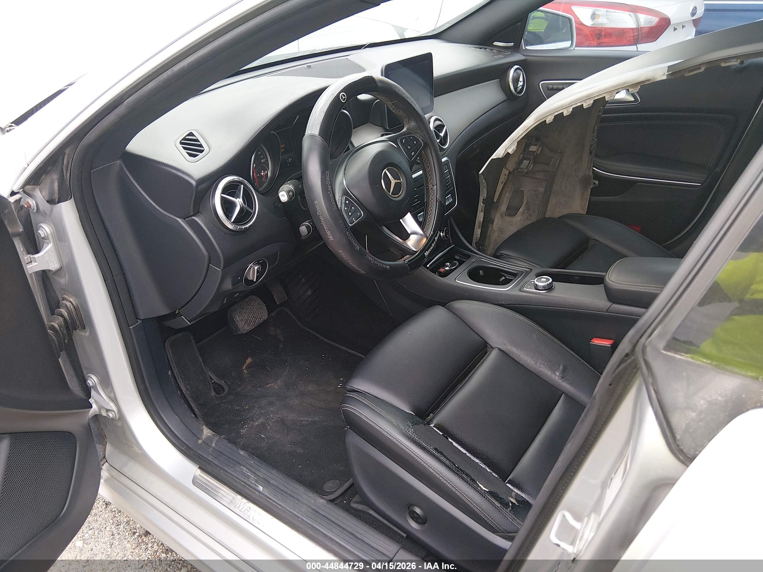 MERCEDES-BENZ CLA image 5
