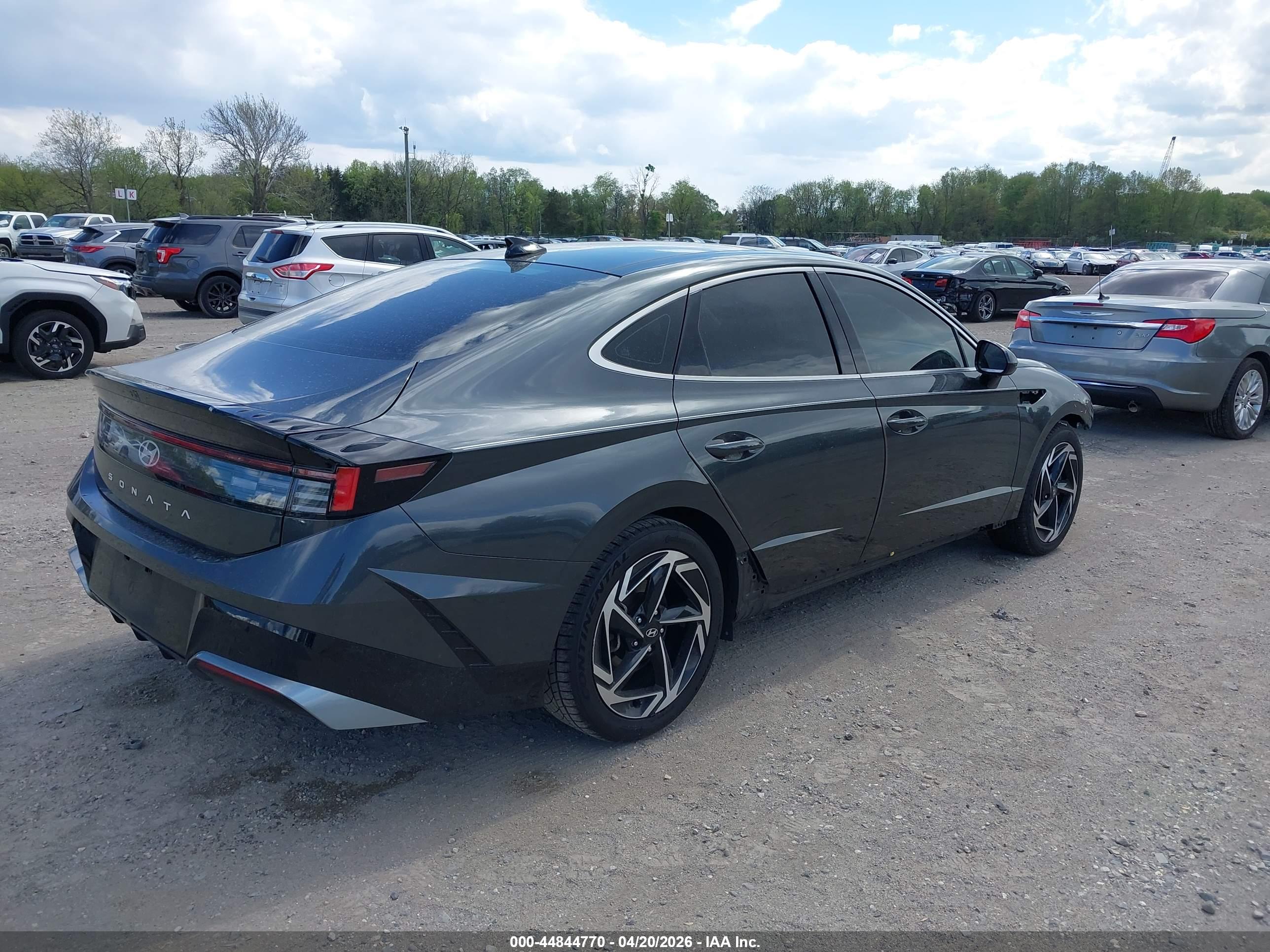 HYUNDAI SONATA image 4