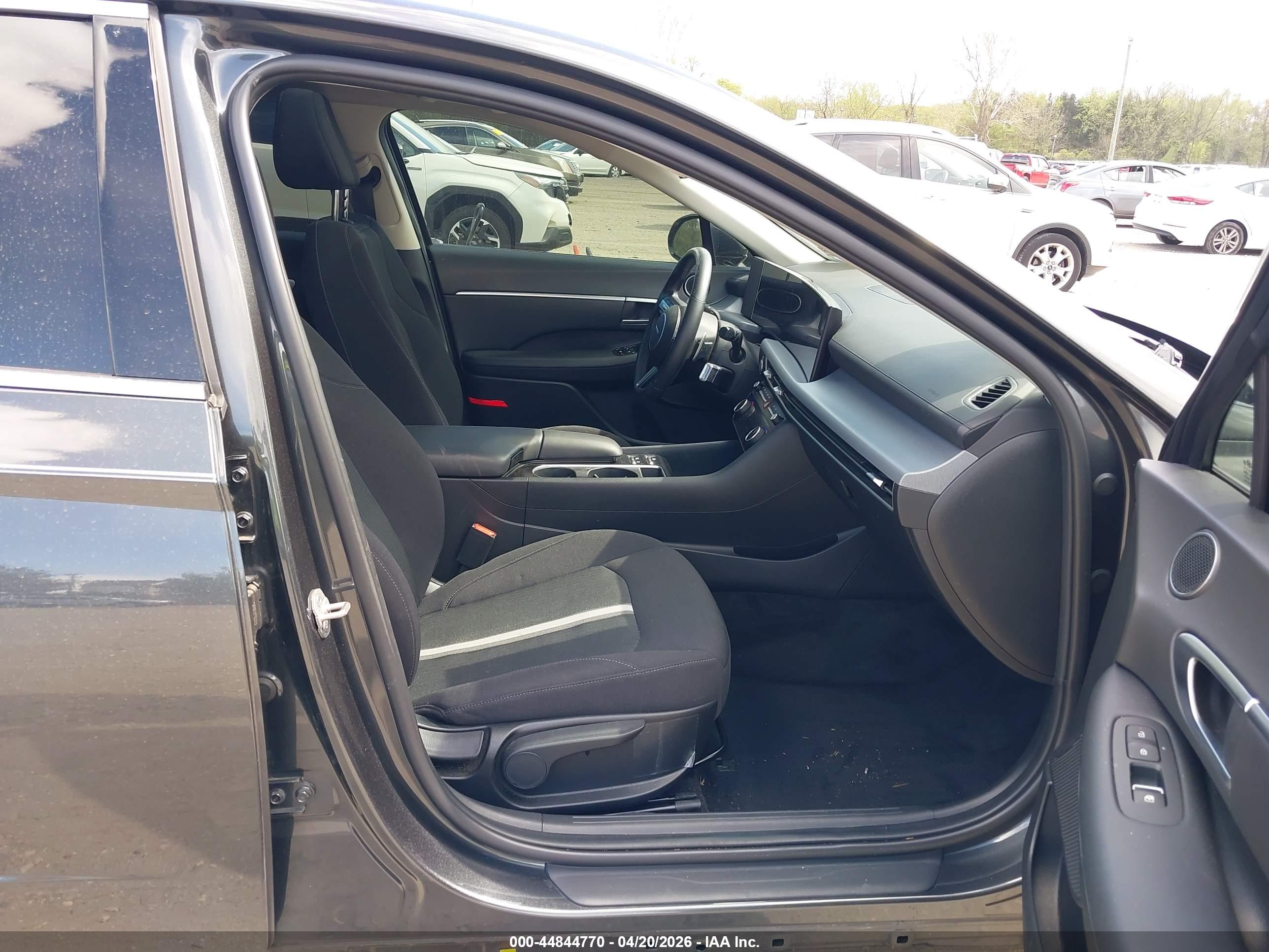 HYUNDAI SONATA image 5