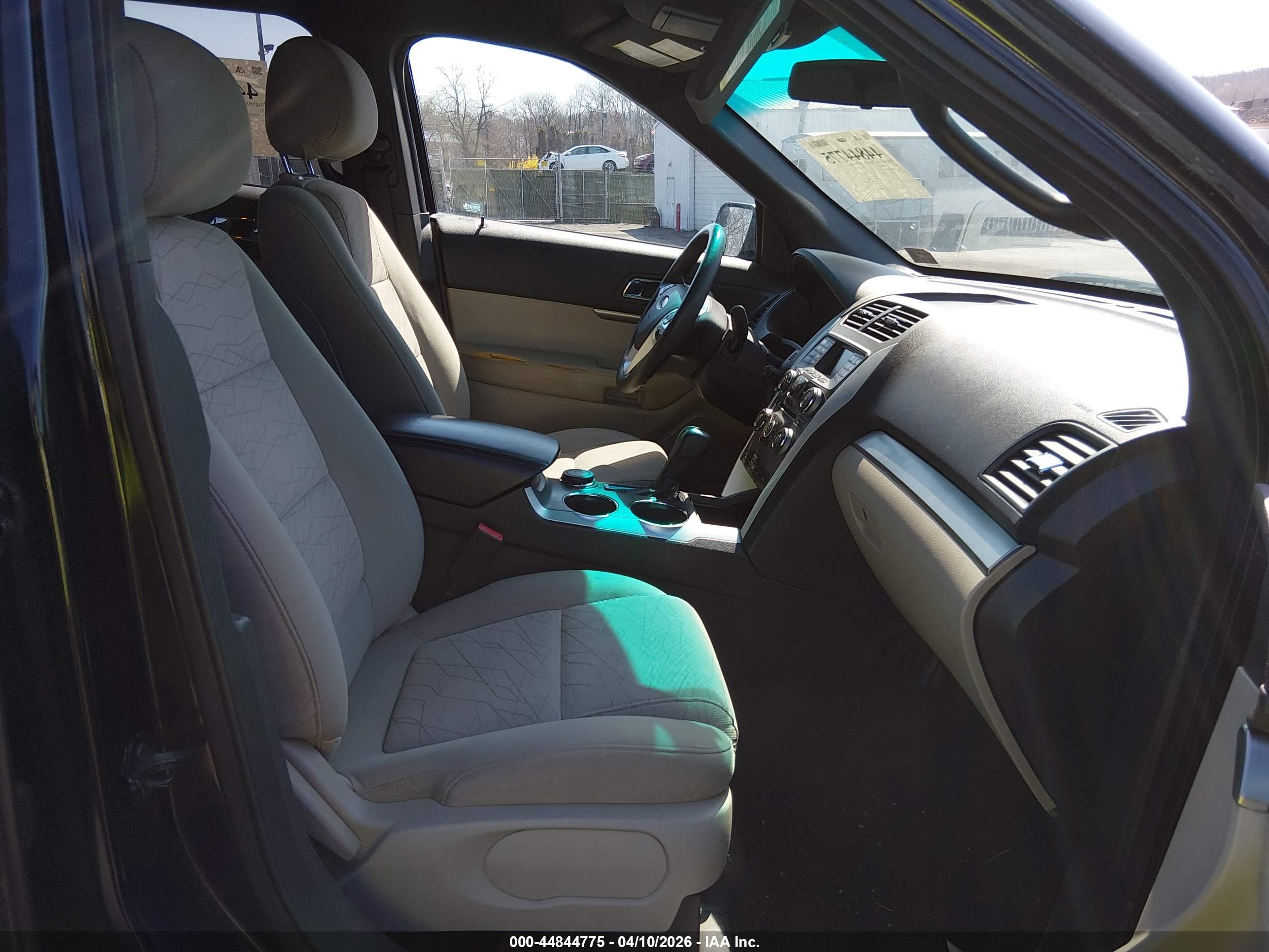 FORD EXPLORER image 5
