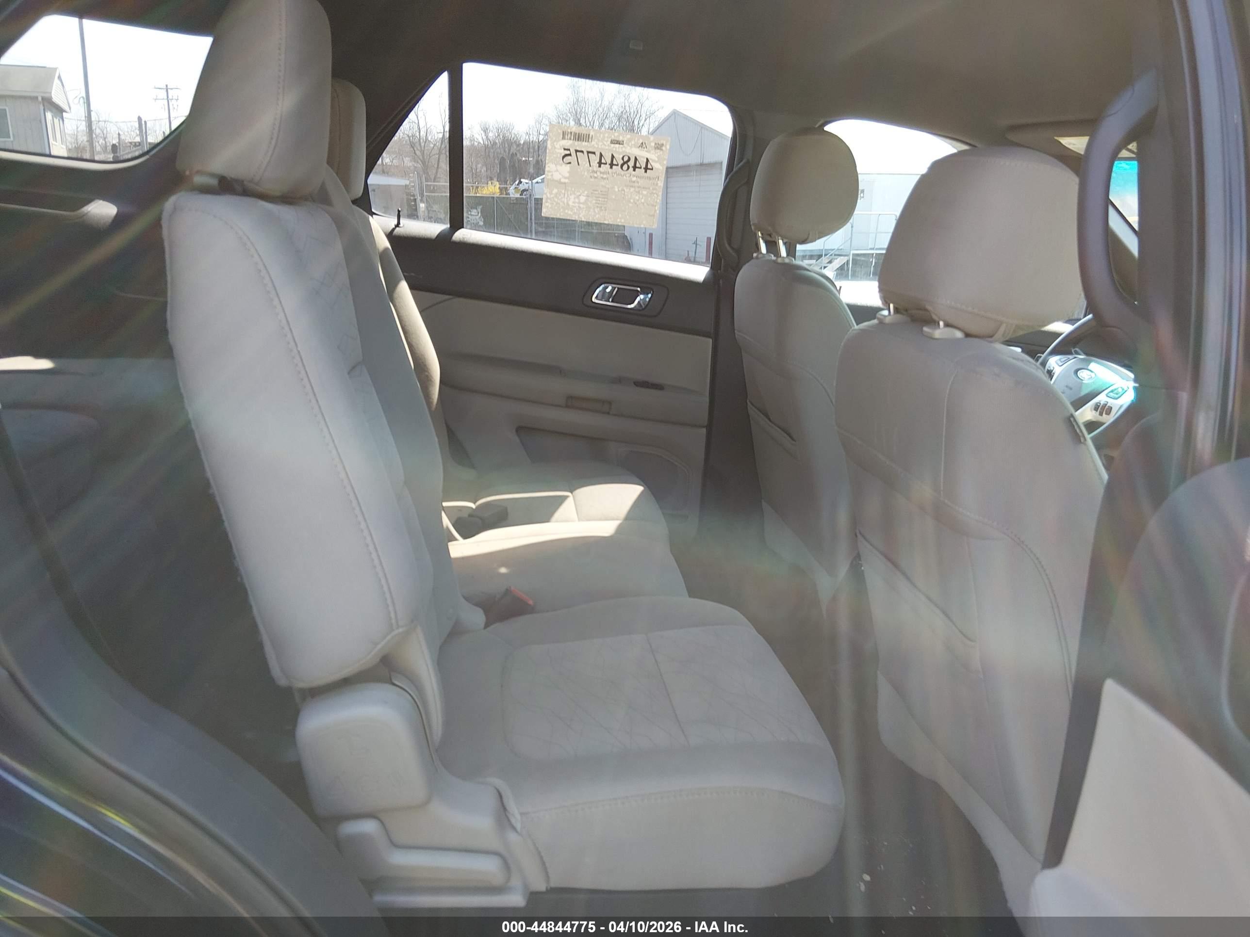 FORD EXPLORER image 8