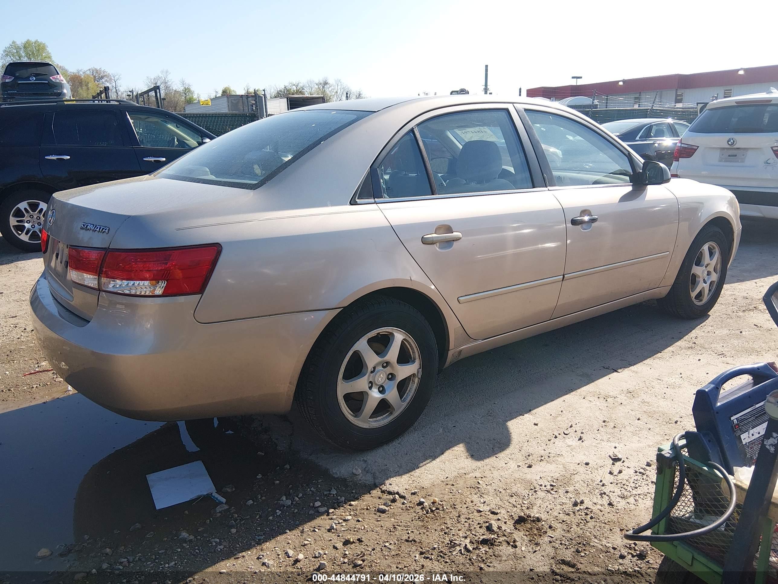 HYUNDAI SONATA image 4