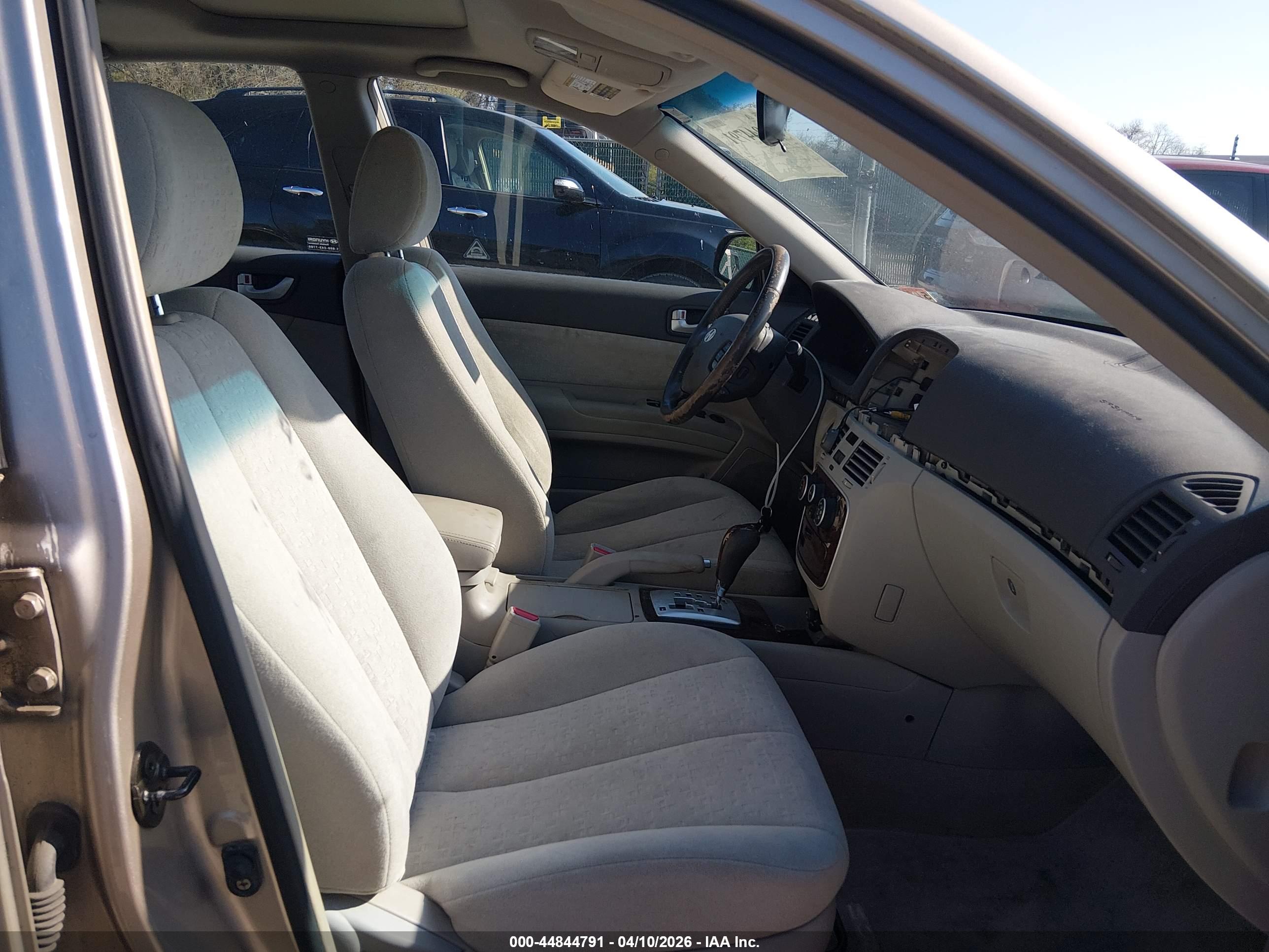 HYUNDAI SONATA image 5