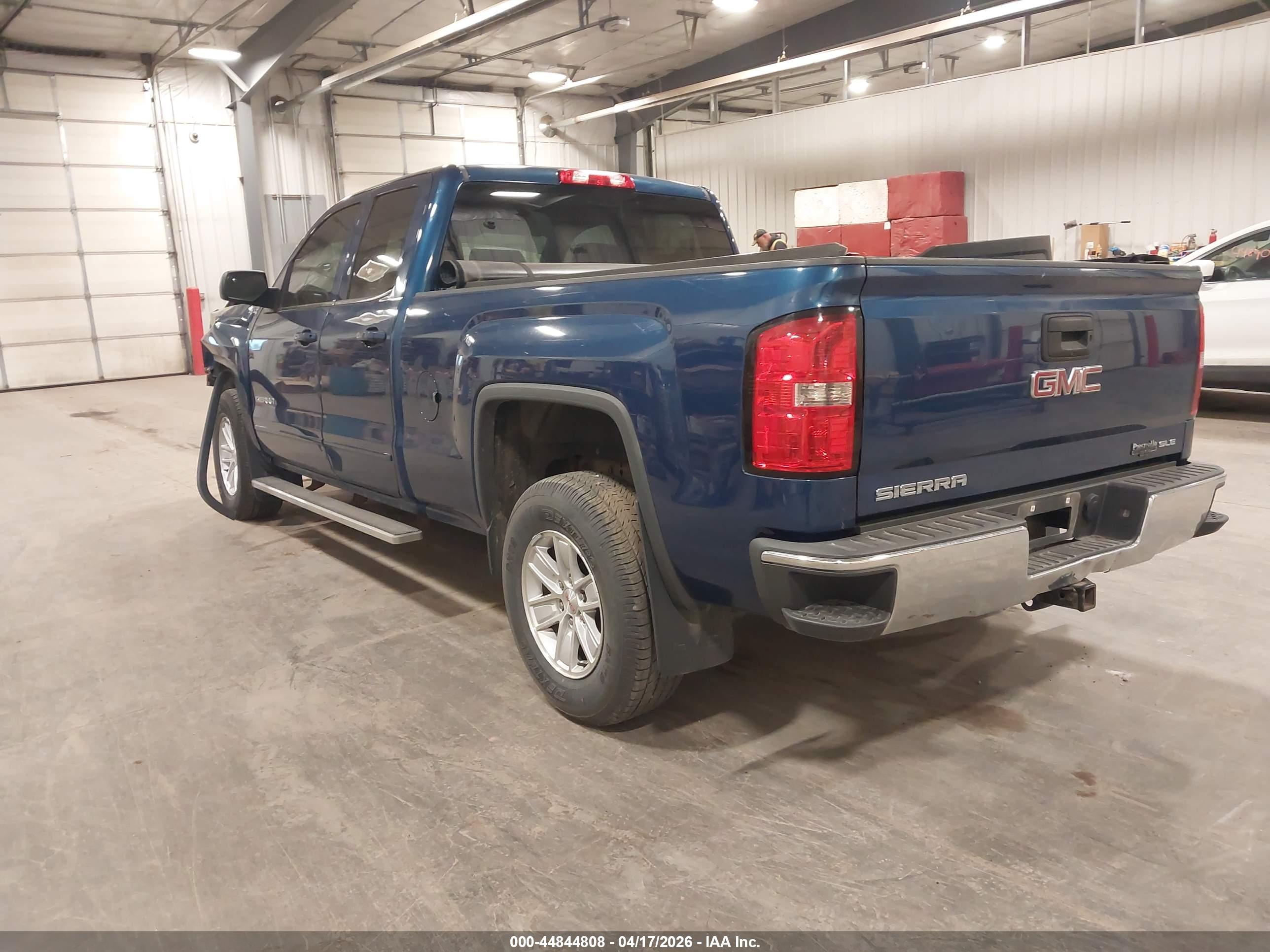 GMC SIERRA image 3