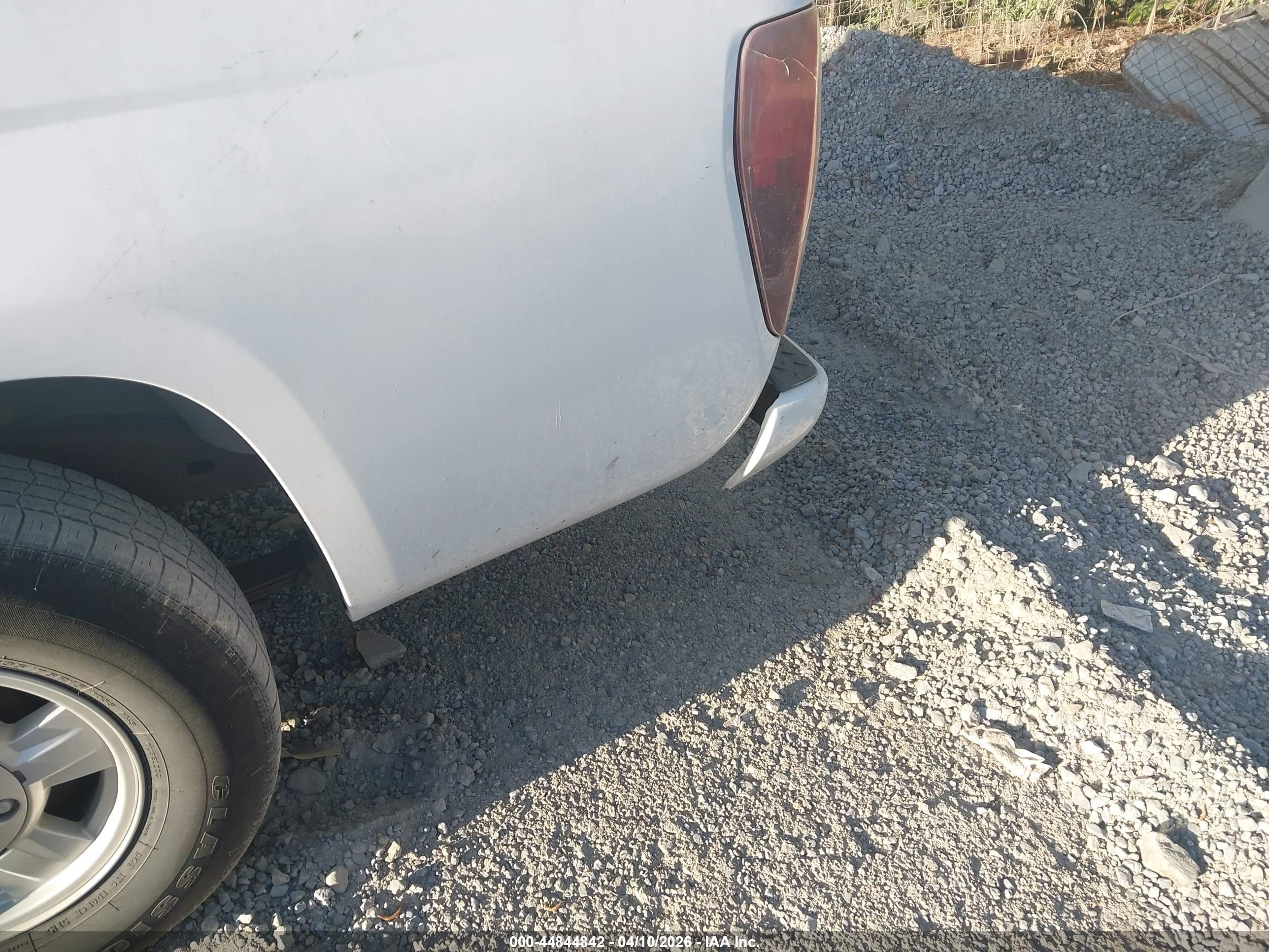 CHEVROLET COLORADO image 6