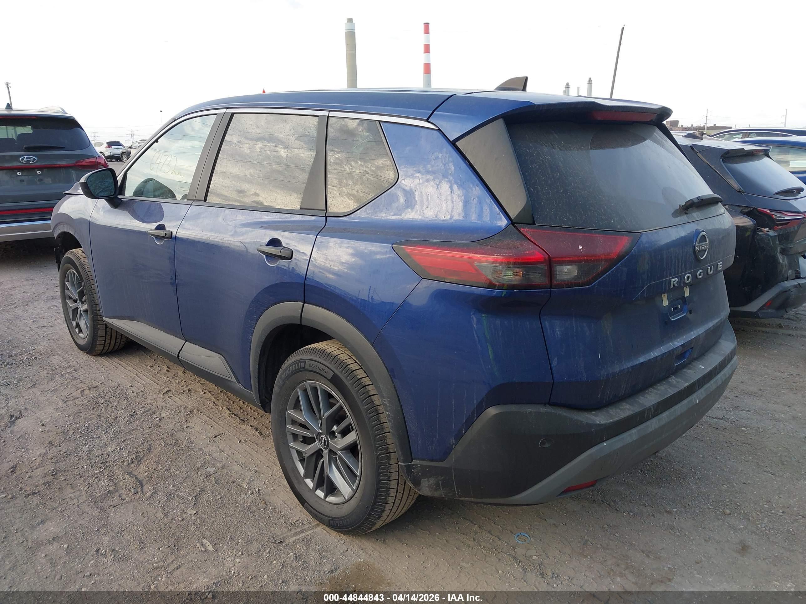 NISSAN ROGUE image 3