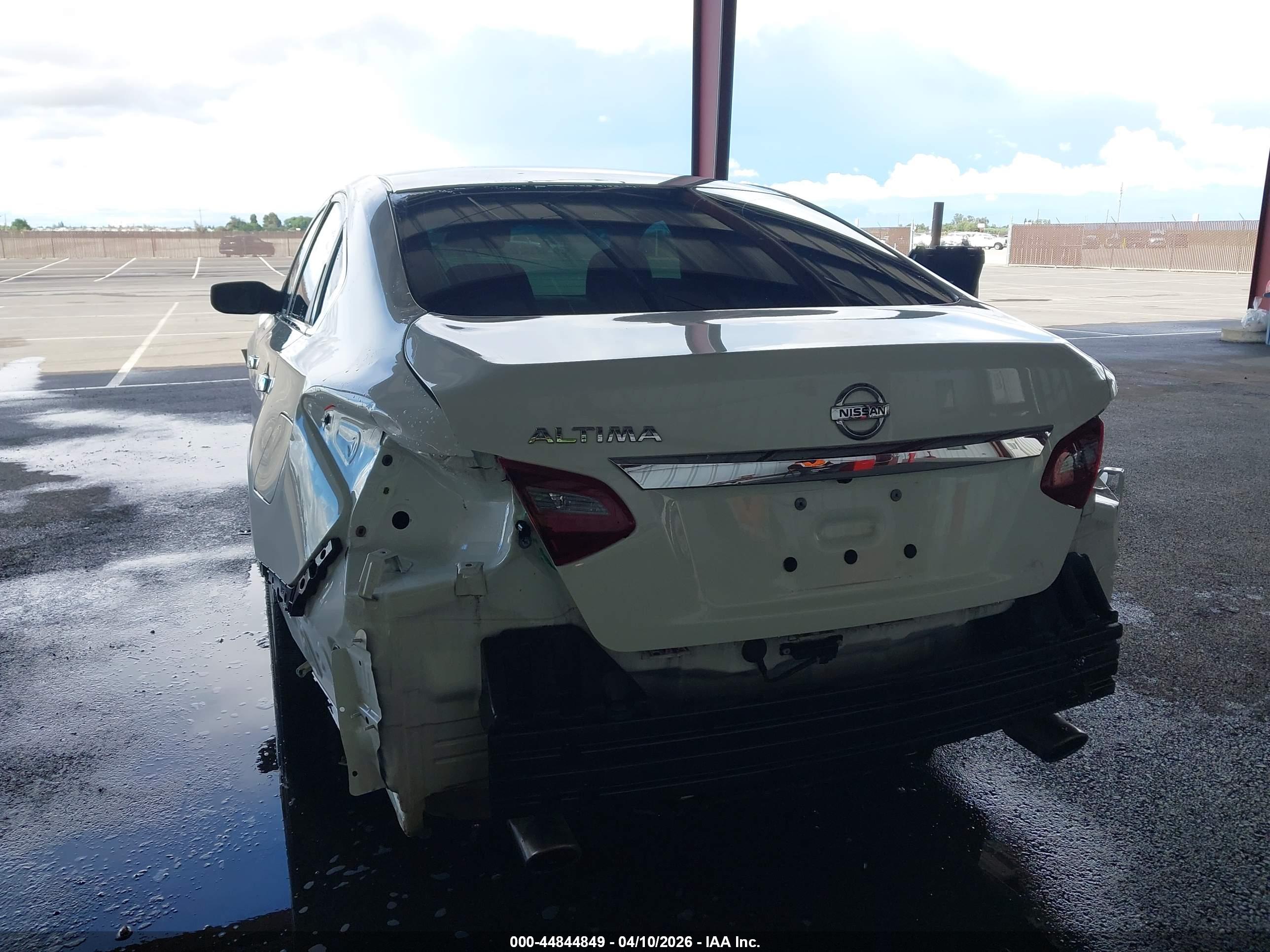 NISSAN ALTIMA image 6