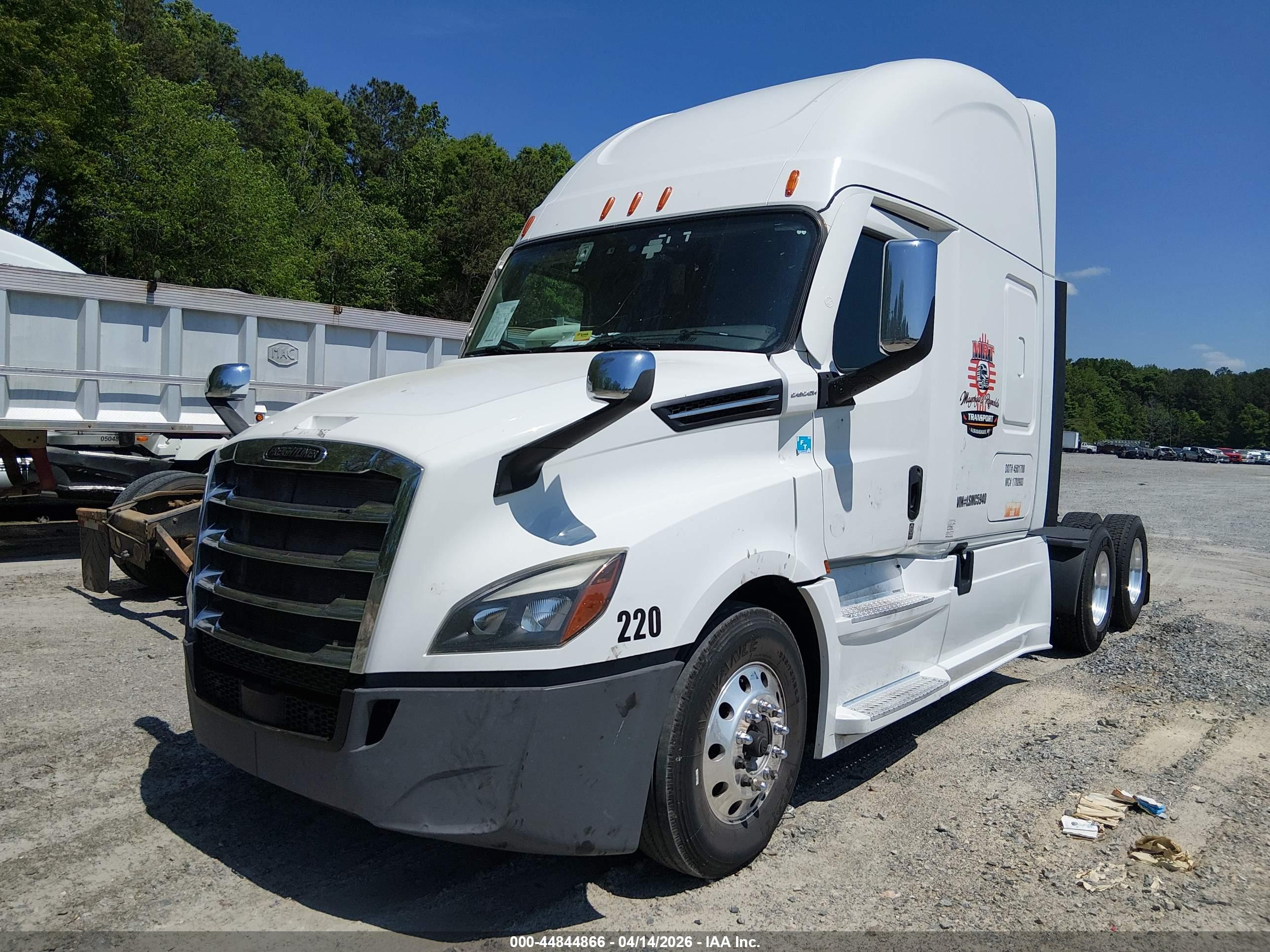 FREIGHTLINER NEW image 2