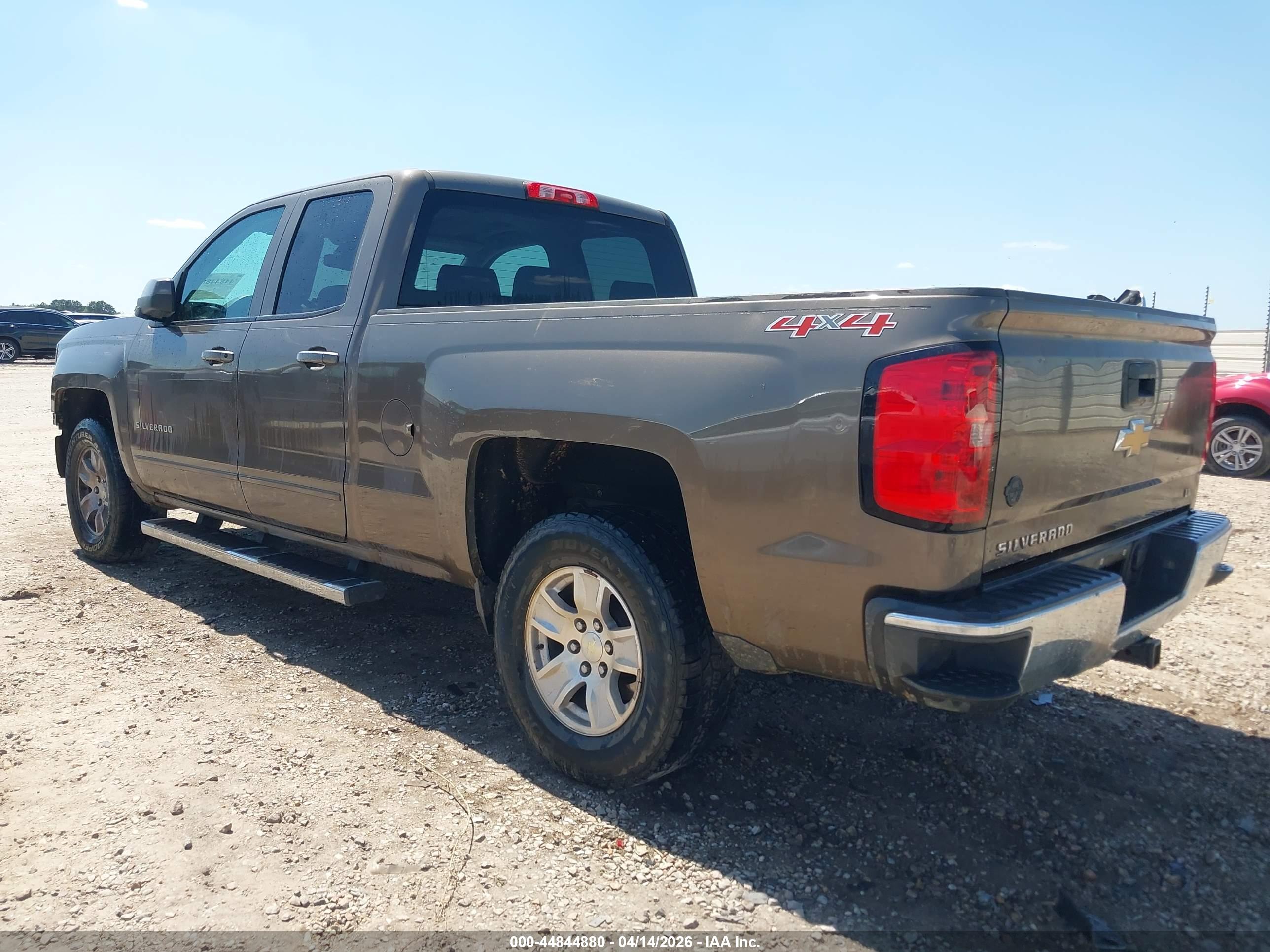 CHEVROLET SILVERADO image 3