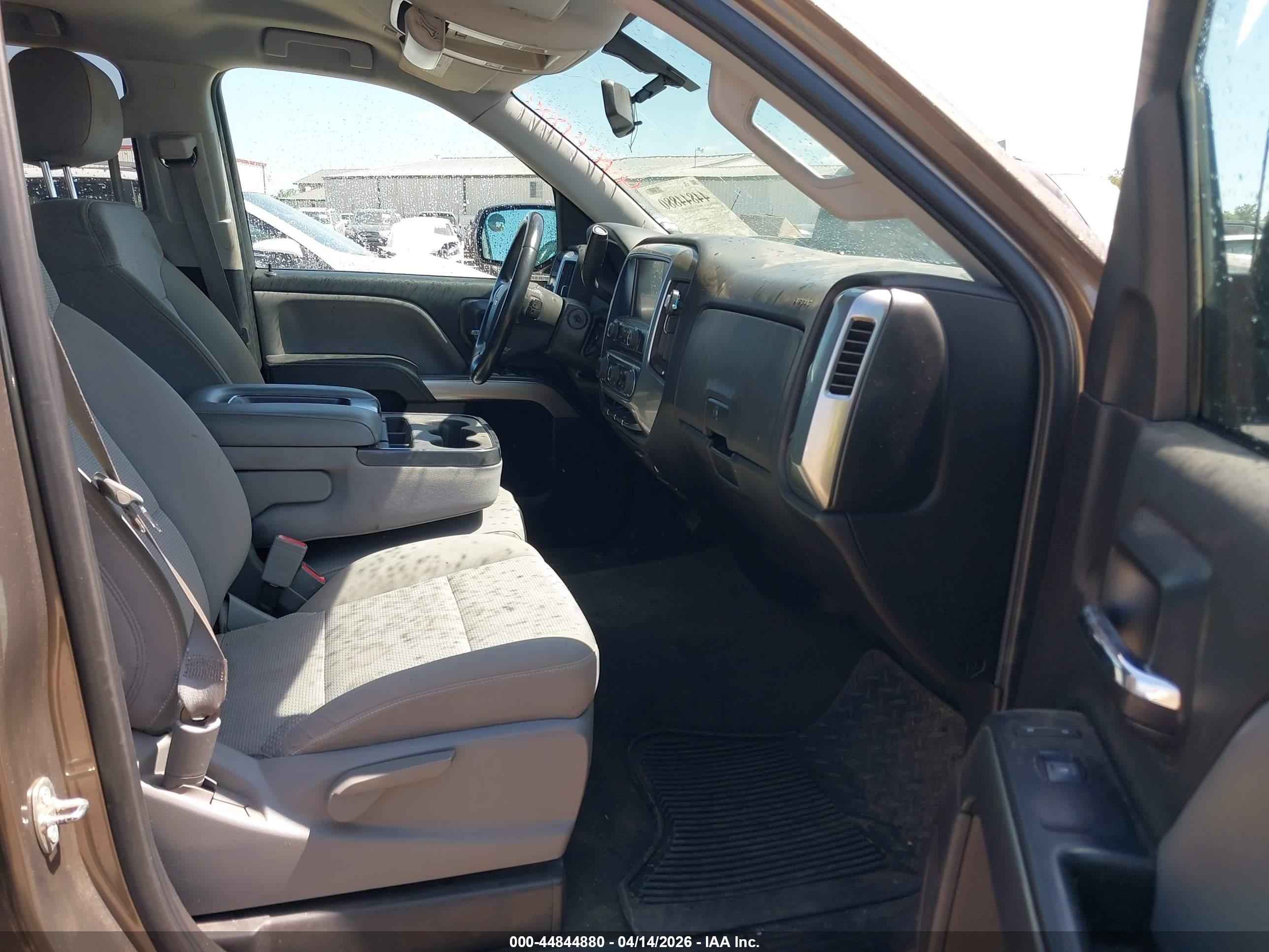 CHEVROLET SILVERADO image 5