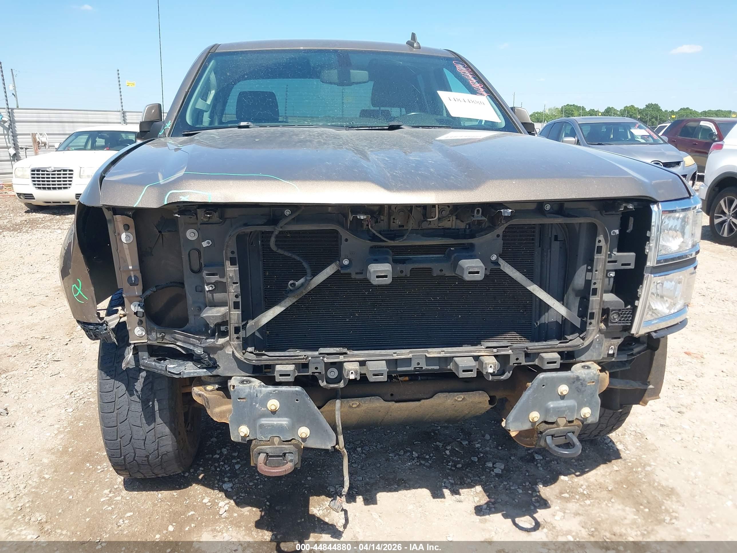 CHEVROLET SILVERADO image 6