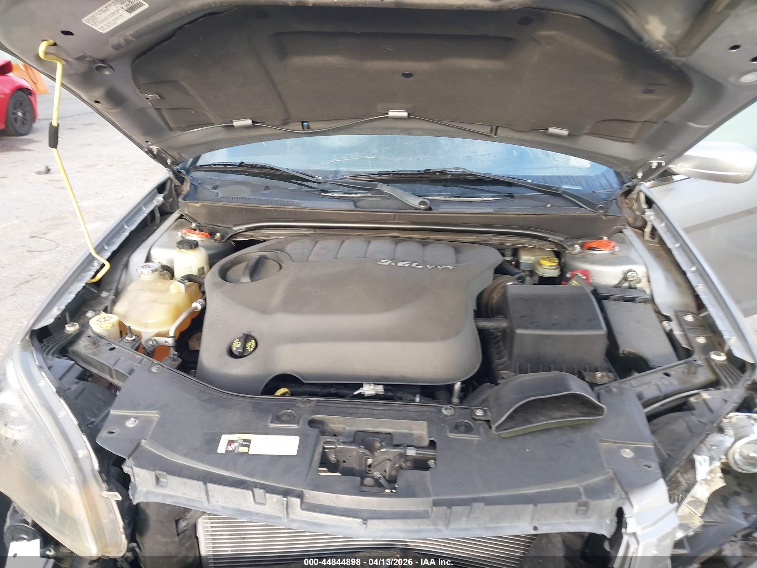 CHRYSLER 200 image 10