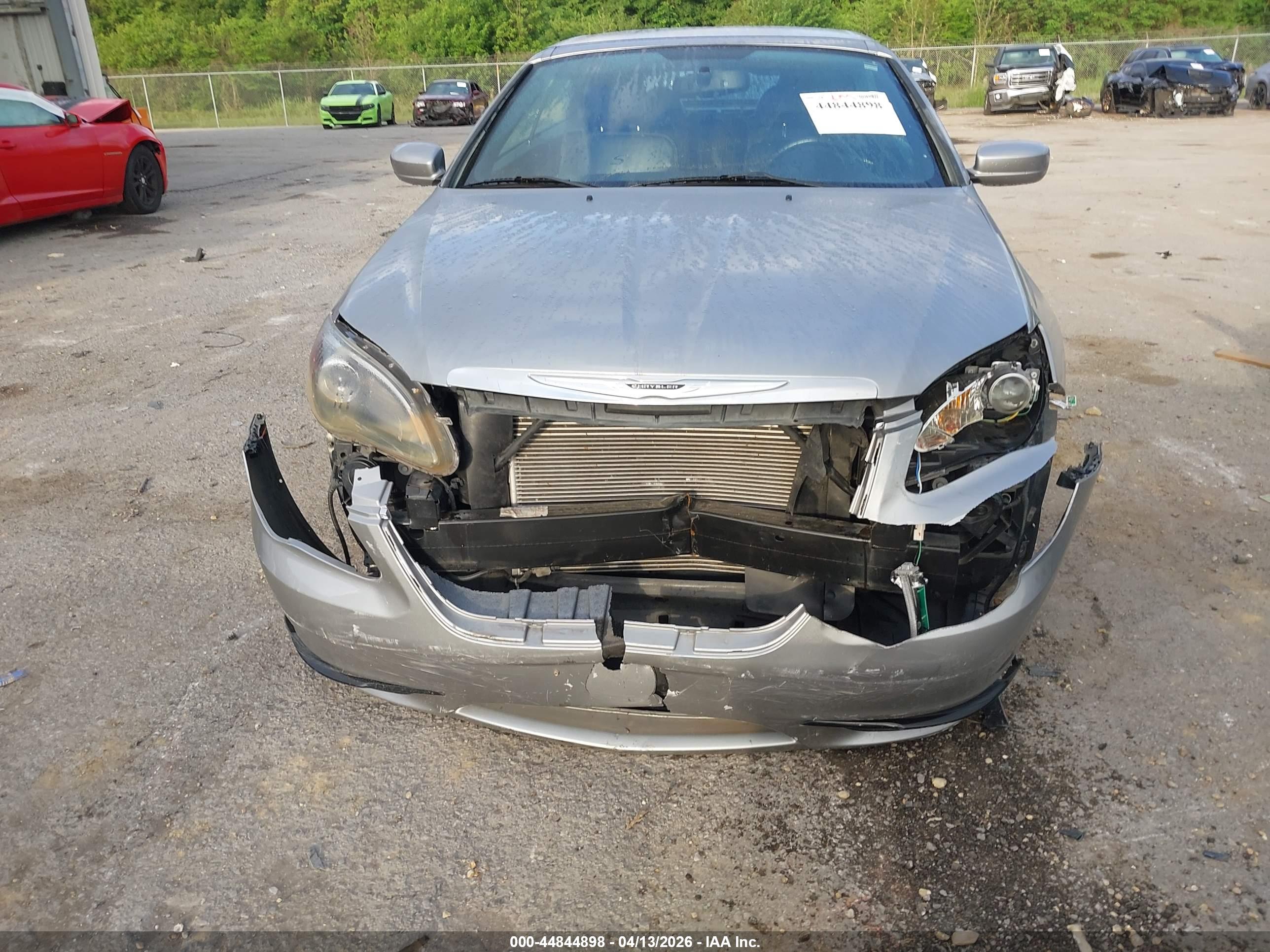 CHRYSLER 200 image 6