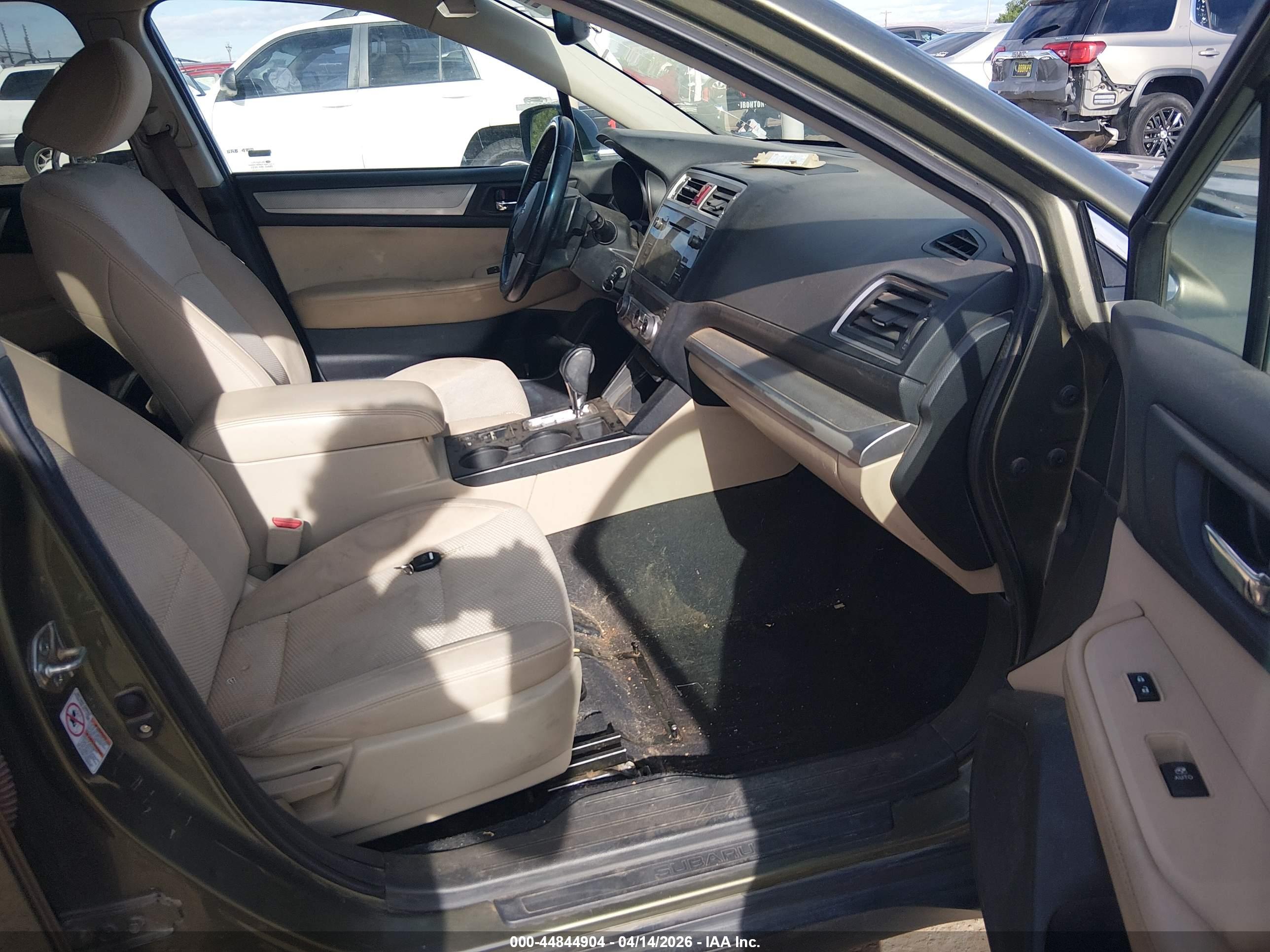 SUBARU OUTBACK image 5