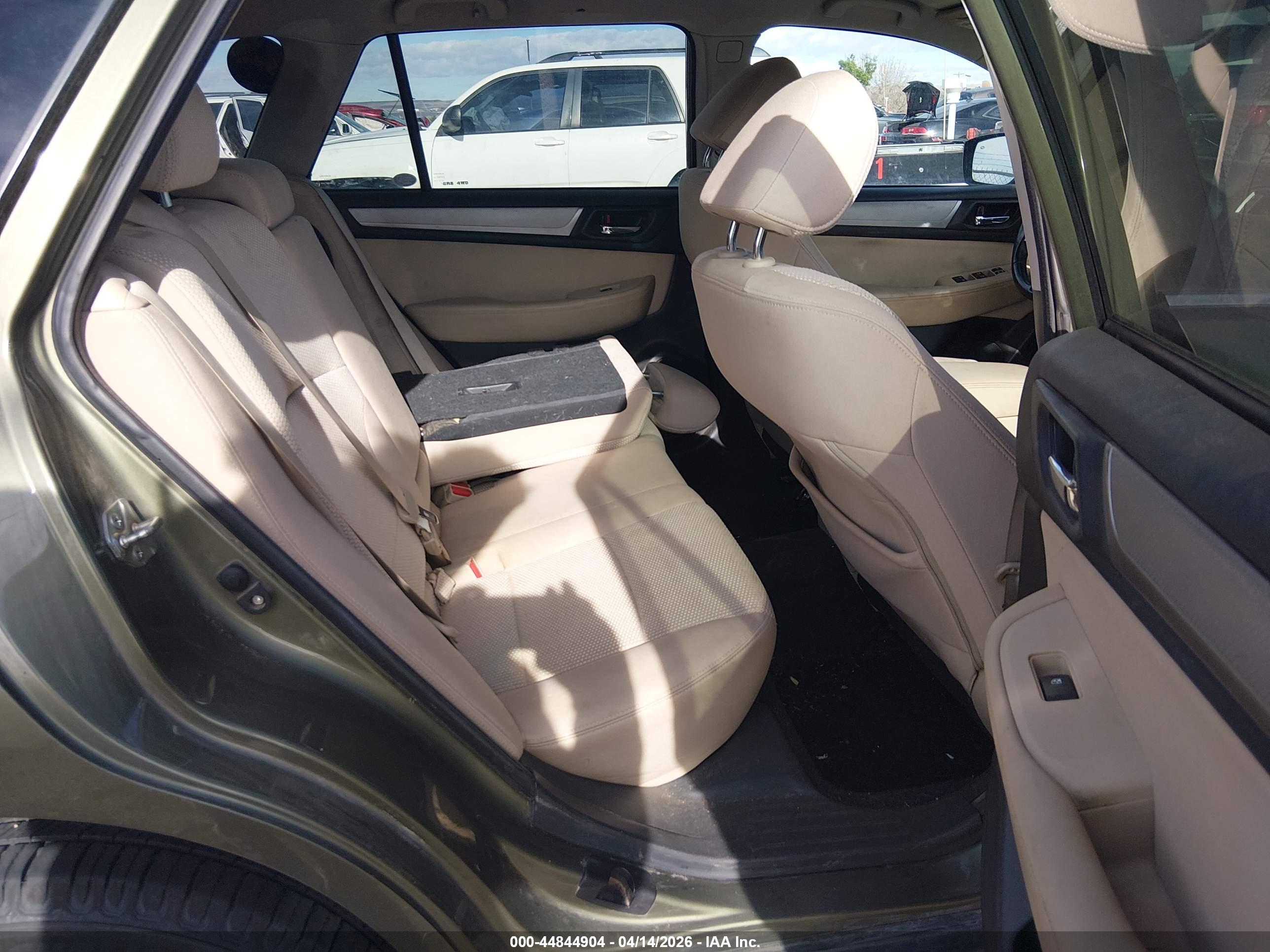 SUBARU OUTBACK image 8