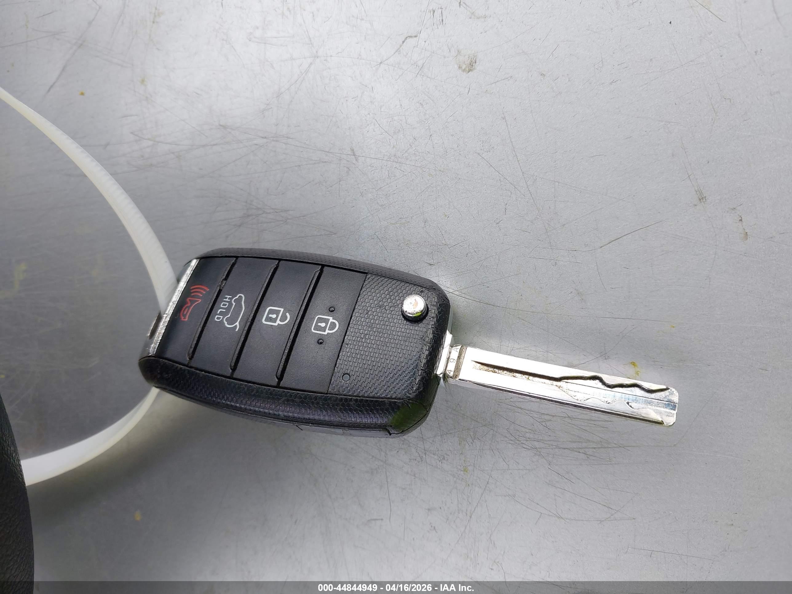 KIA SPORTAGE image 11