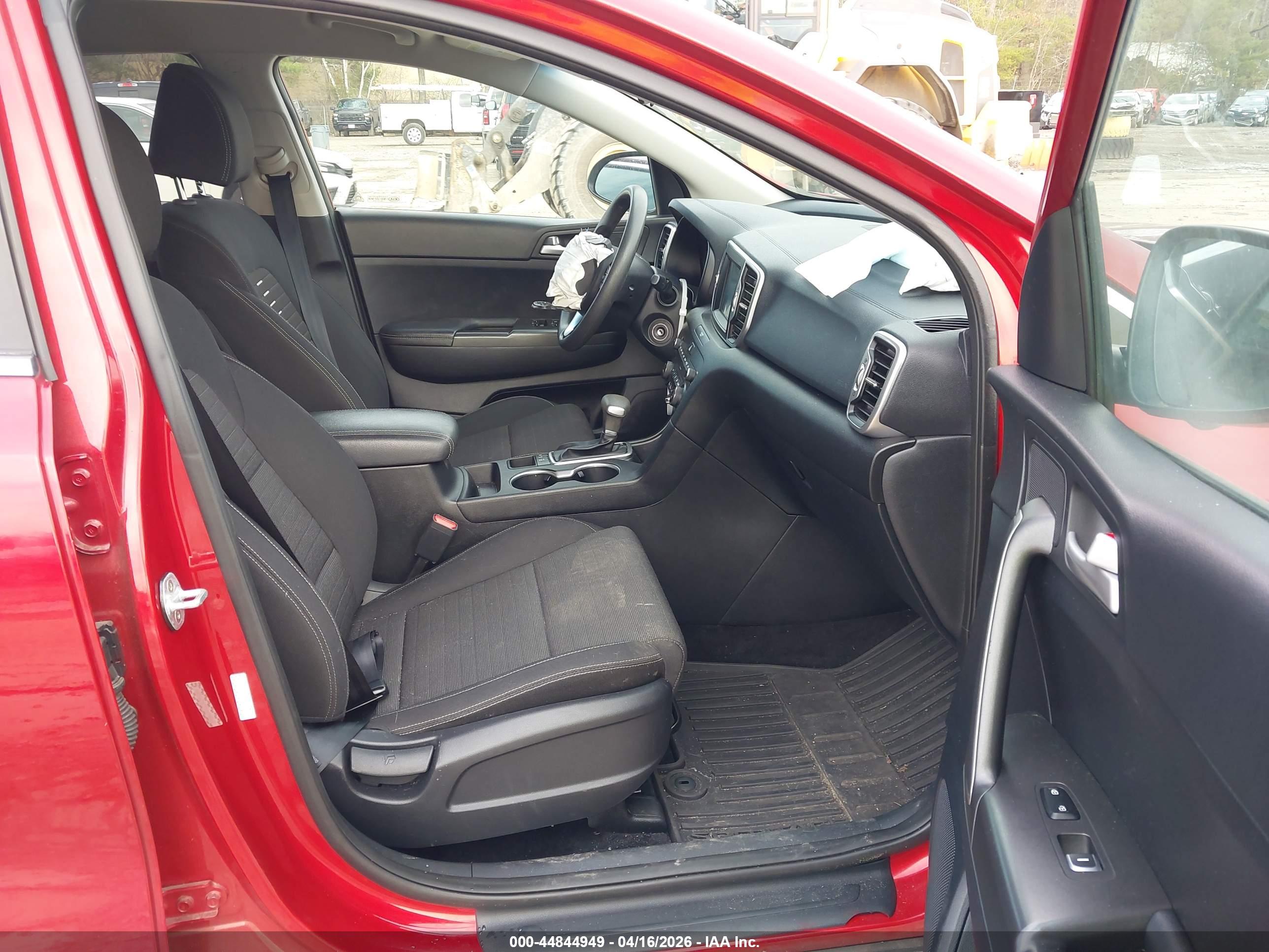 KIA SPORTAGE image 5