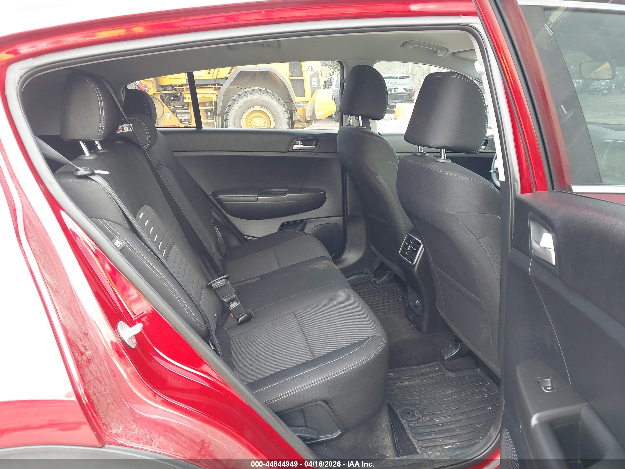 KIA SPORTAGE image 8