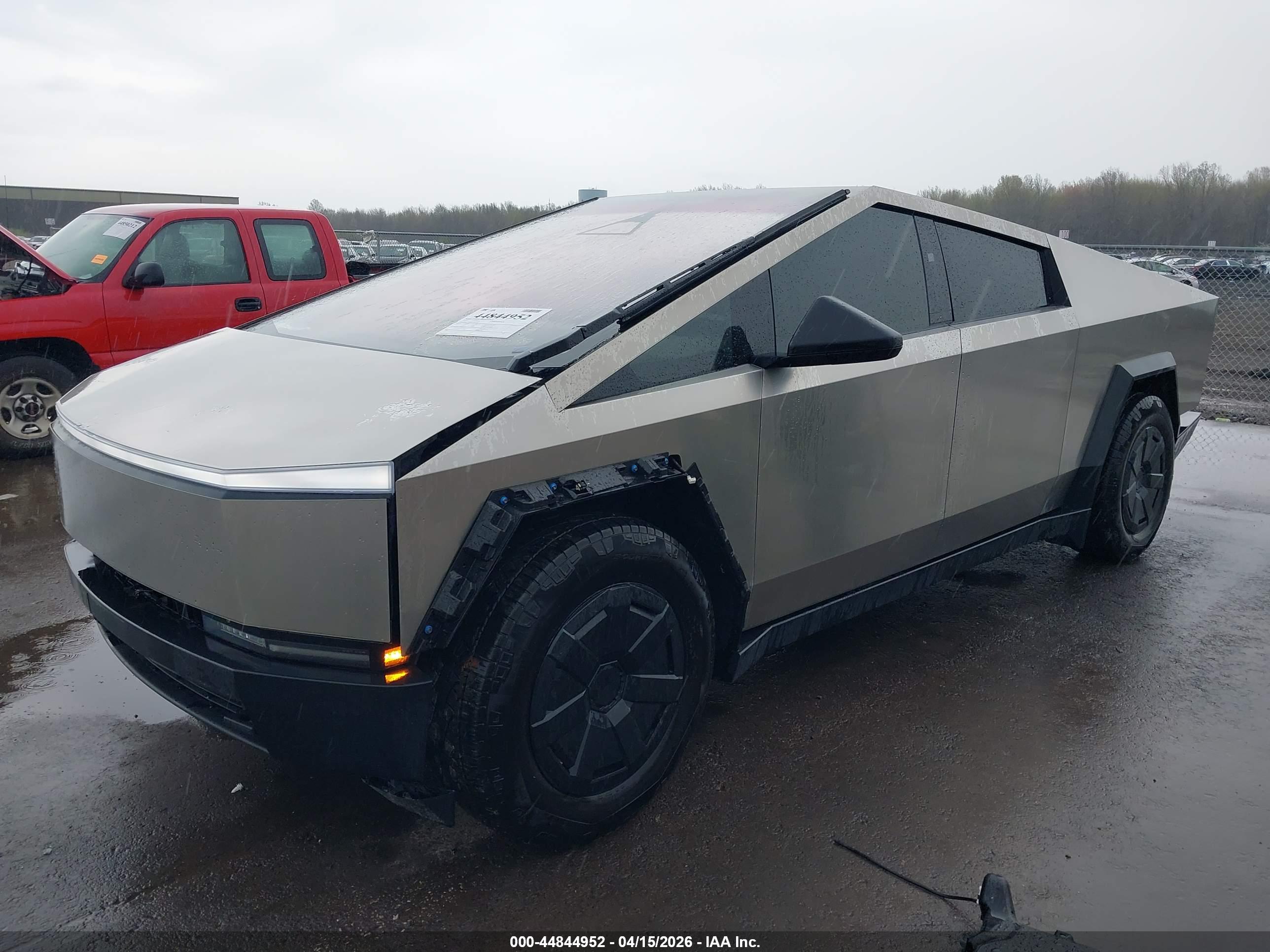 TESLA CYBERTRUCK image 2