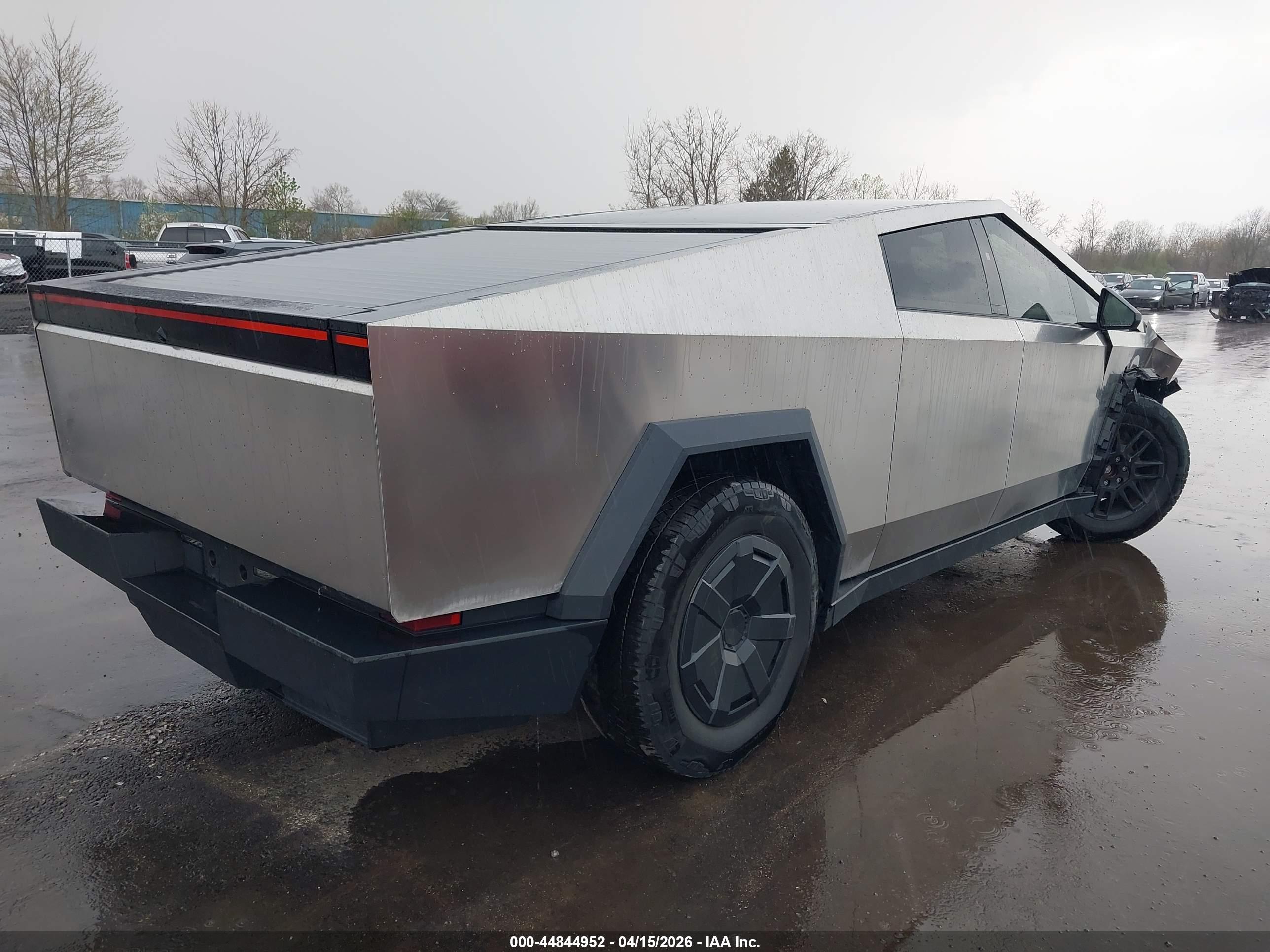 TESLA CYBERTRUCK image 4