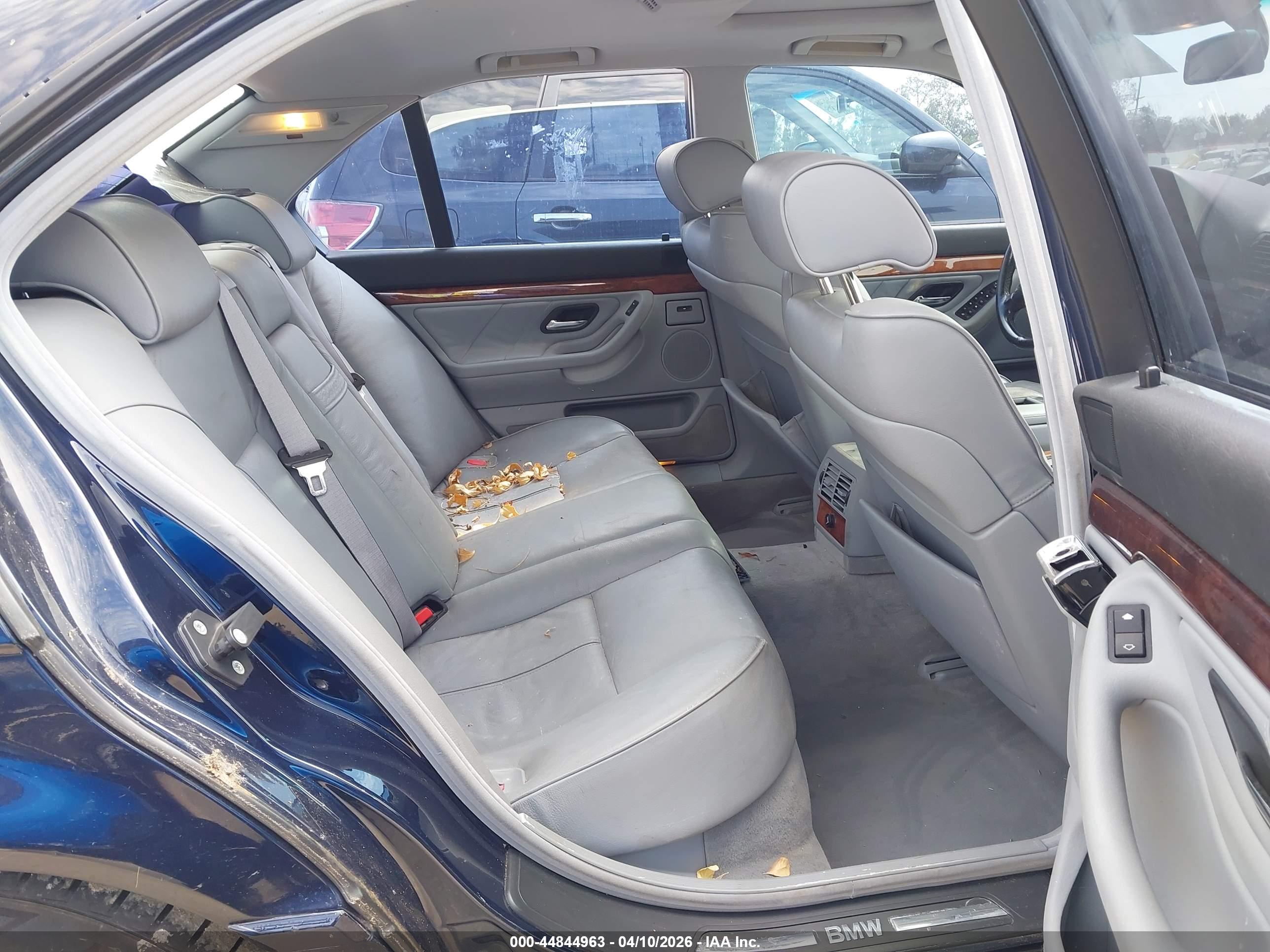 BMW 740IA image 8