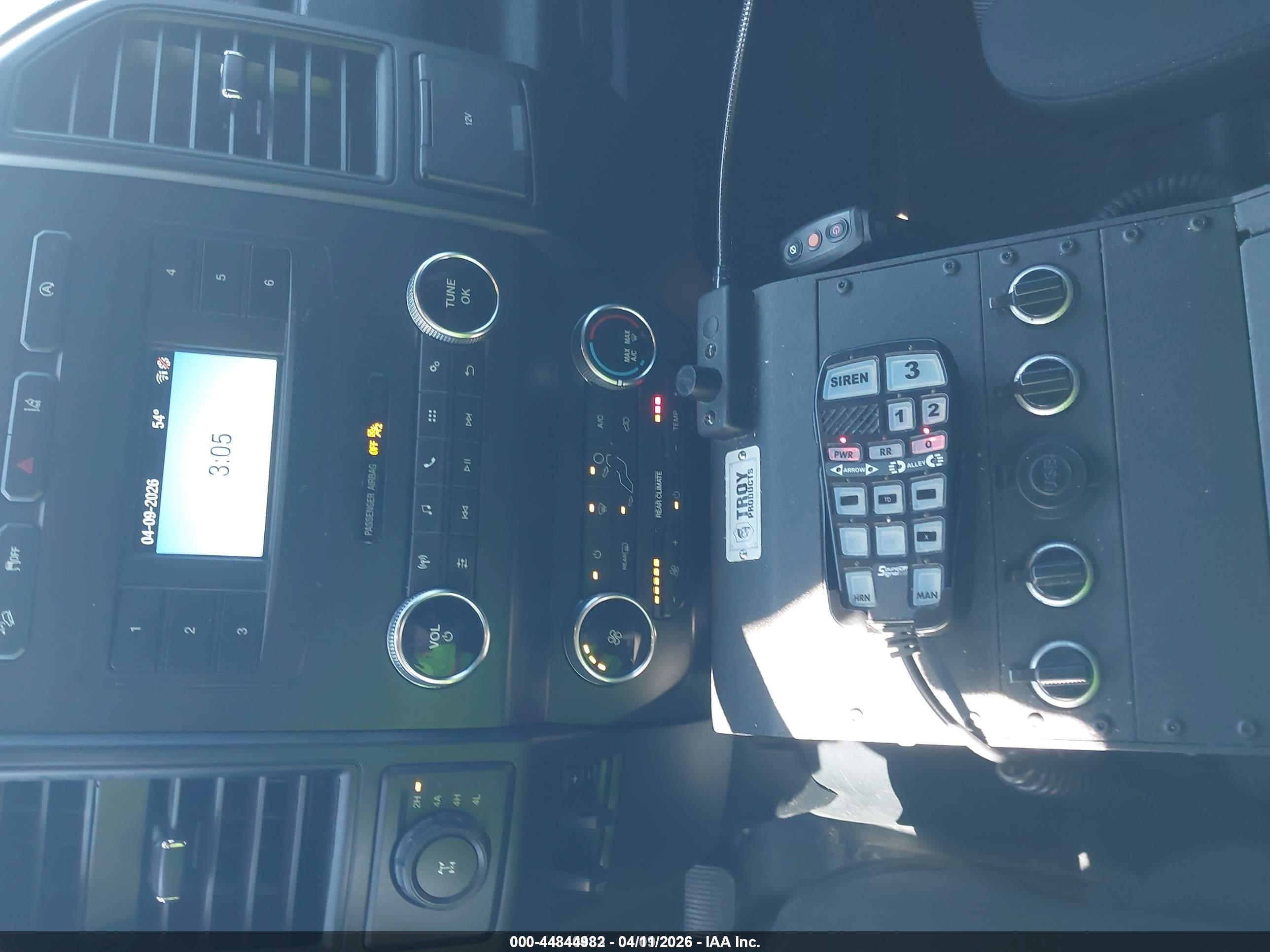 FORD EXPEDITION image 6