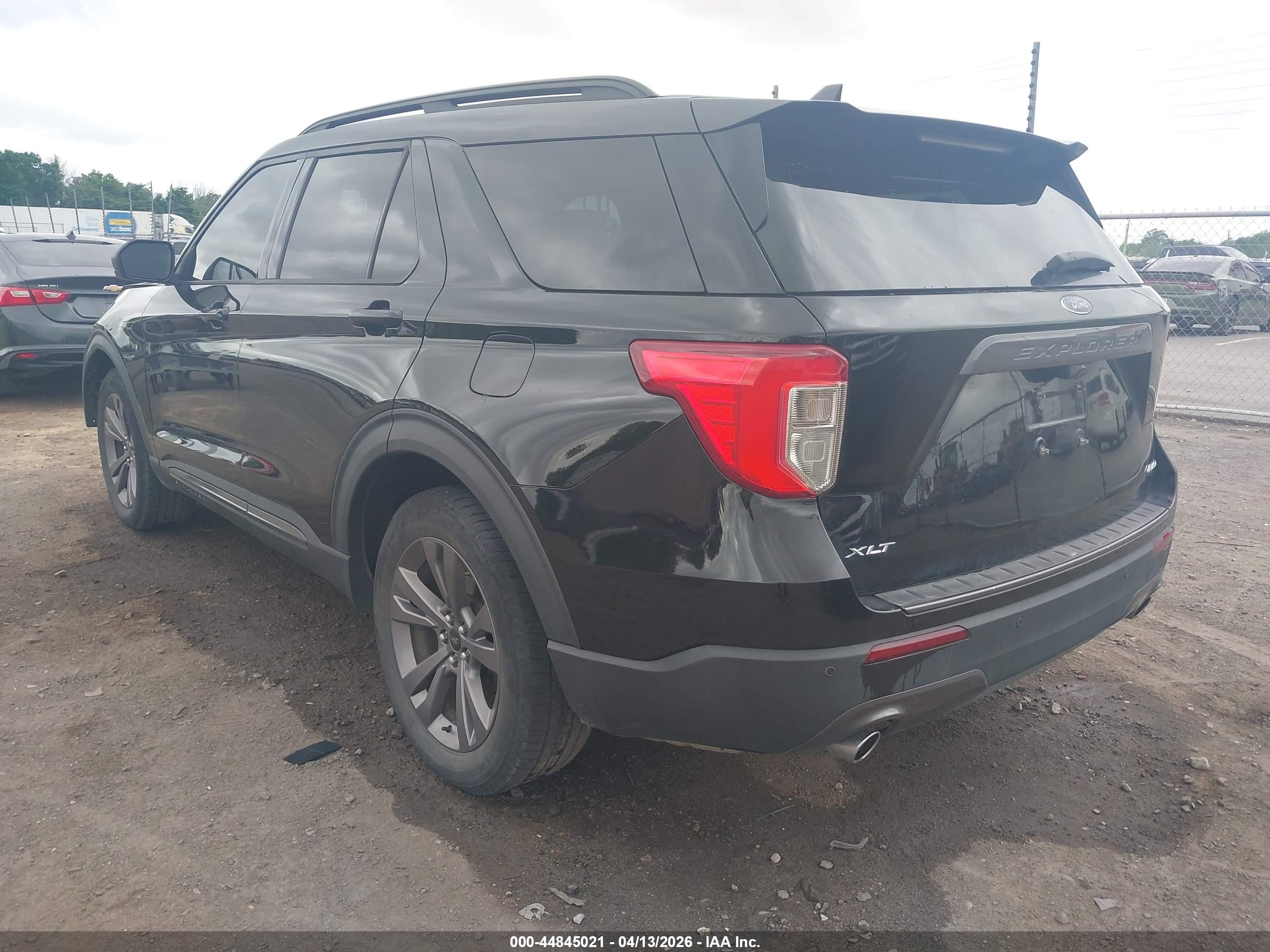 FORD EXPLORER image 3
