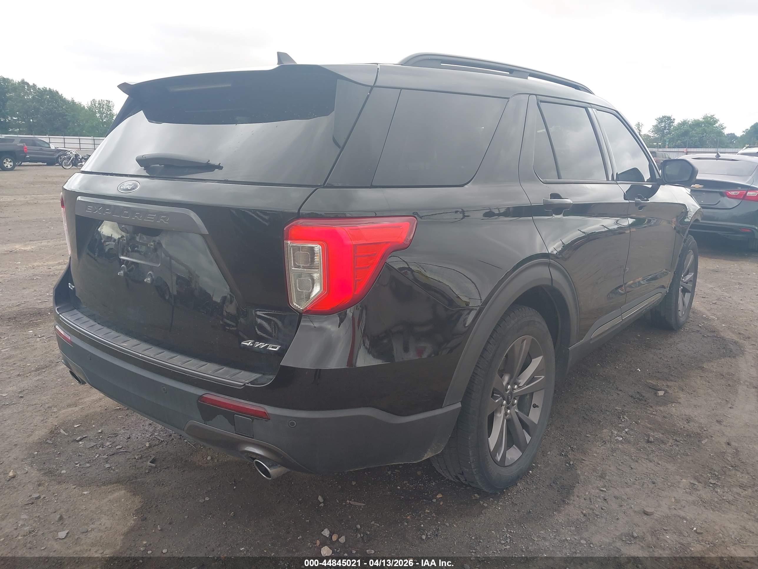 FORD EXPLORER image 4