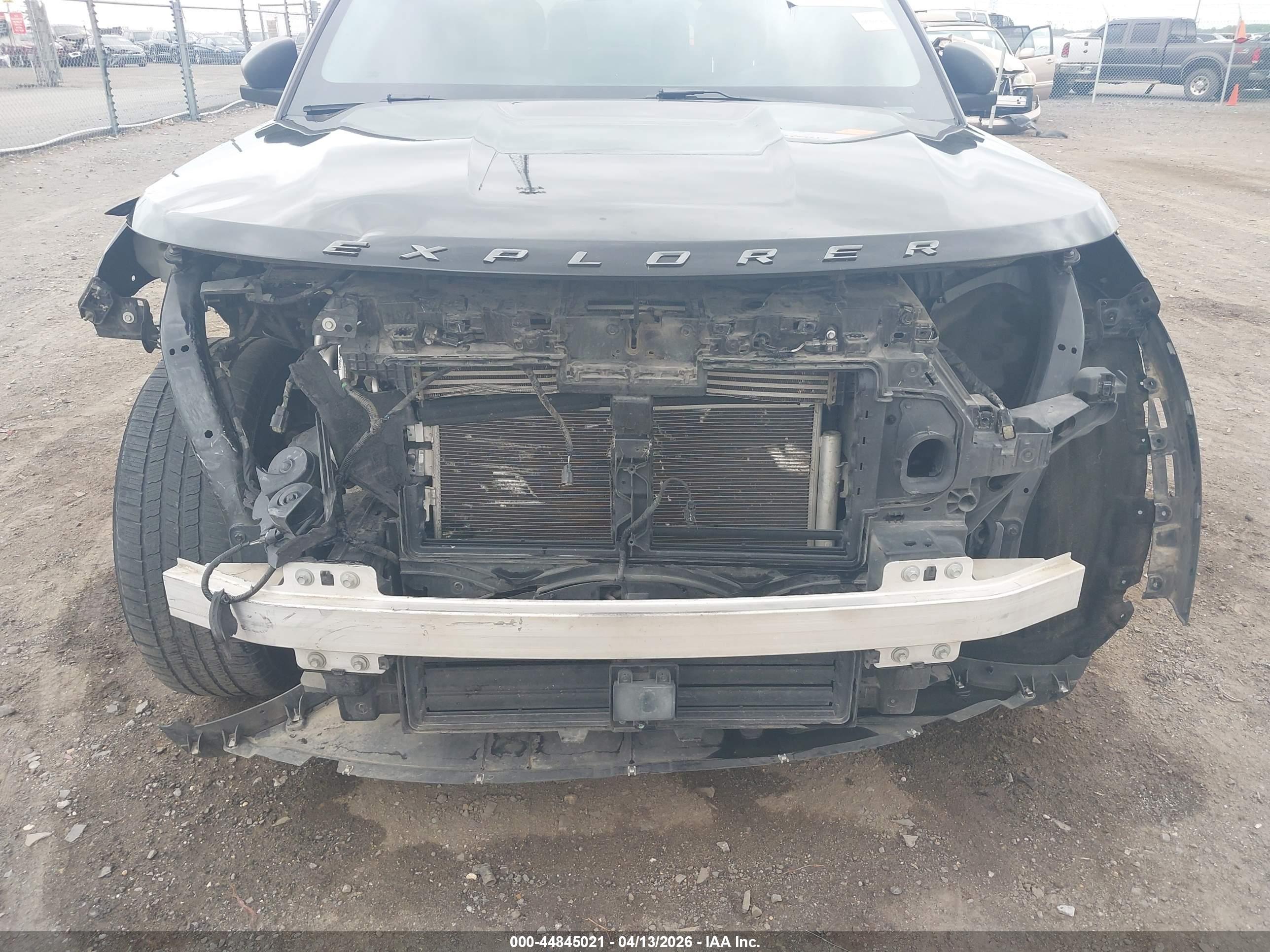 FORD EXPLORER image 6