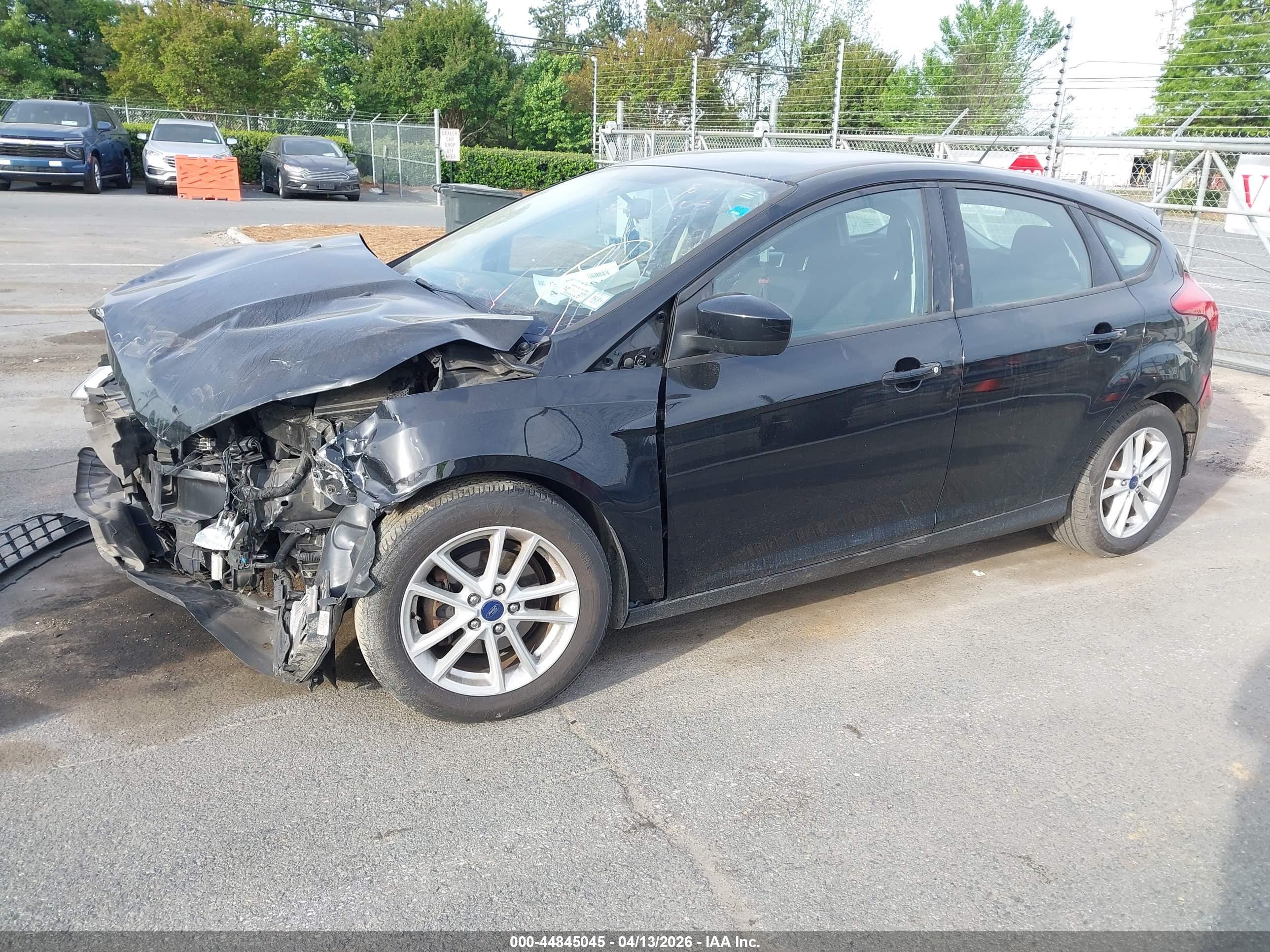 FORD FOCUS image 2