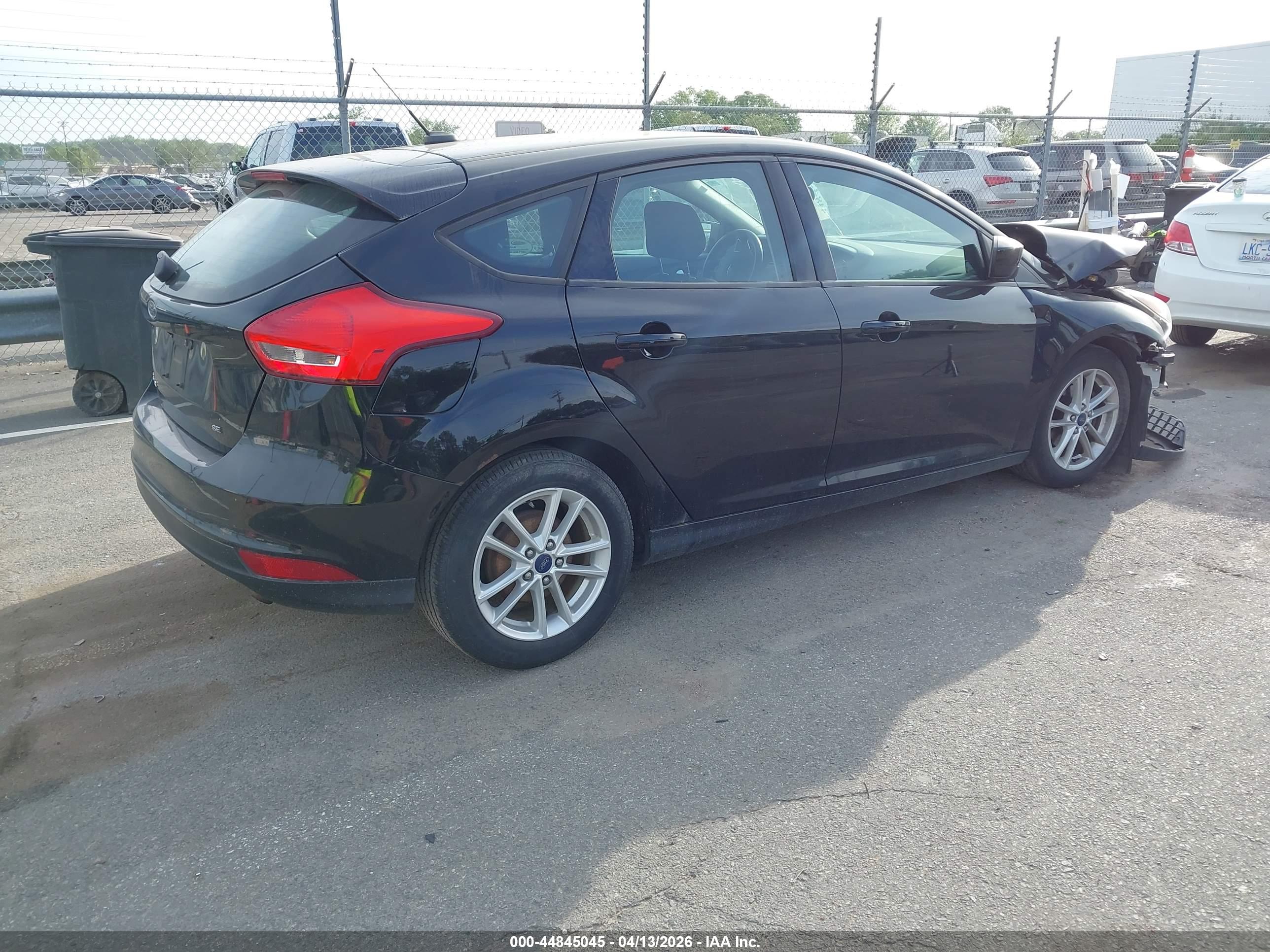 FORD FOCUS image 4