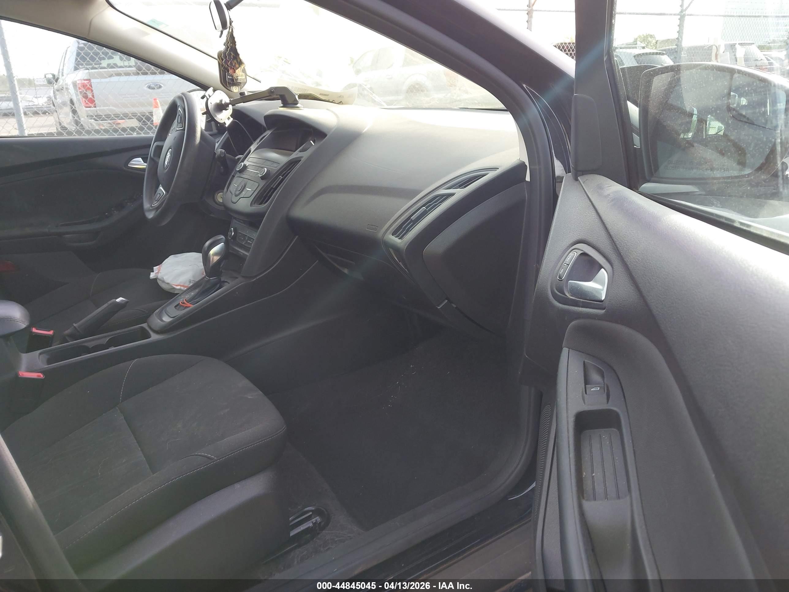 FORD FOCUS image 5