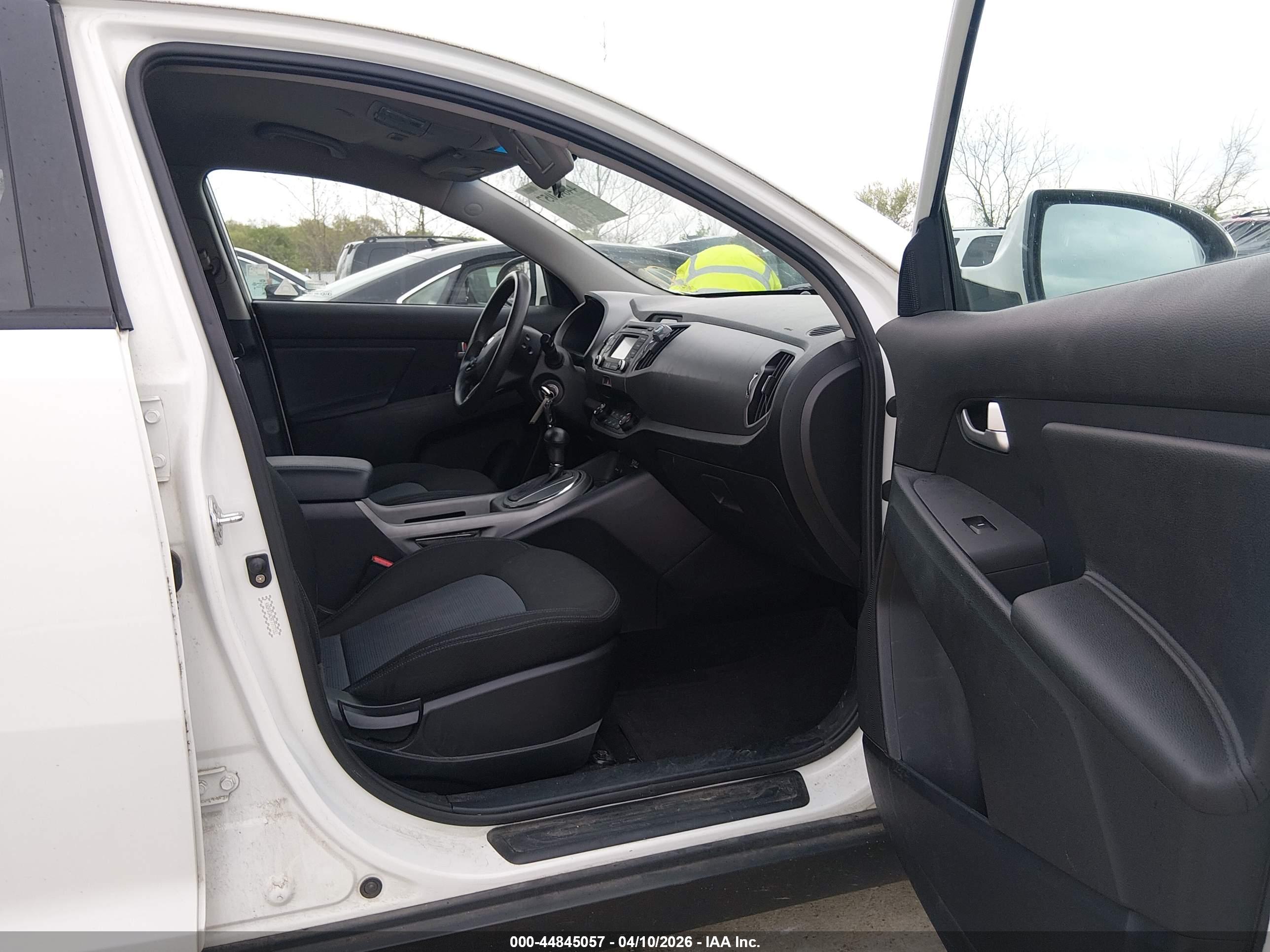 KIA SPORTAGE image 5