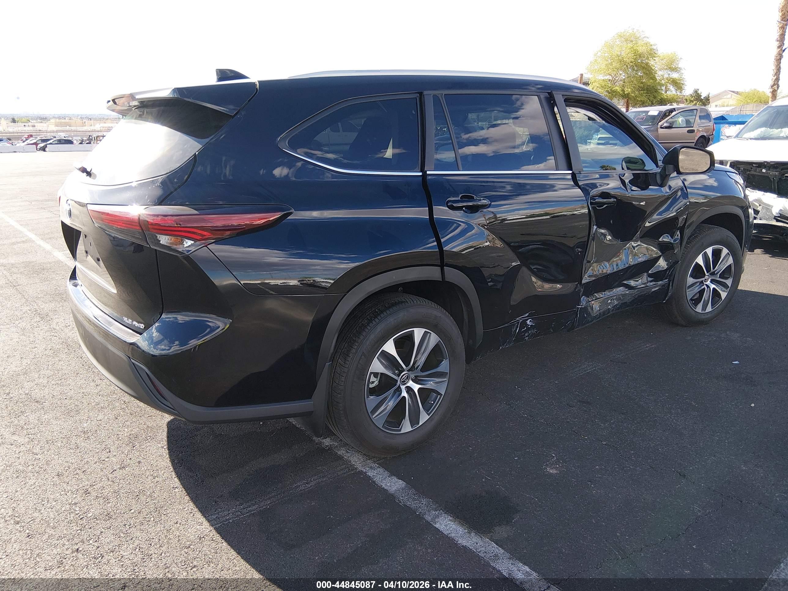 TOYOTA HIGHLANDER image 4