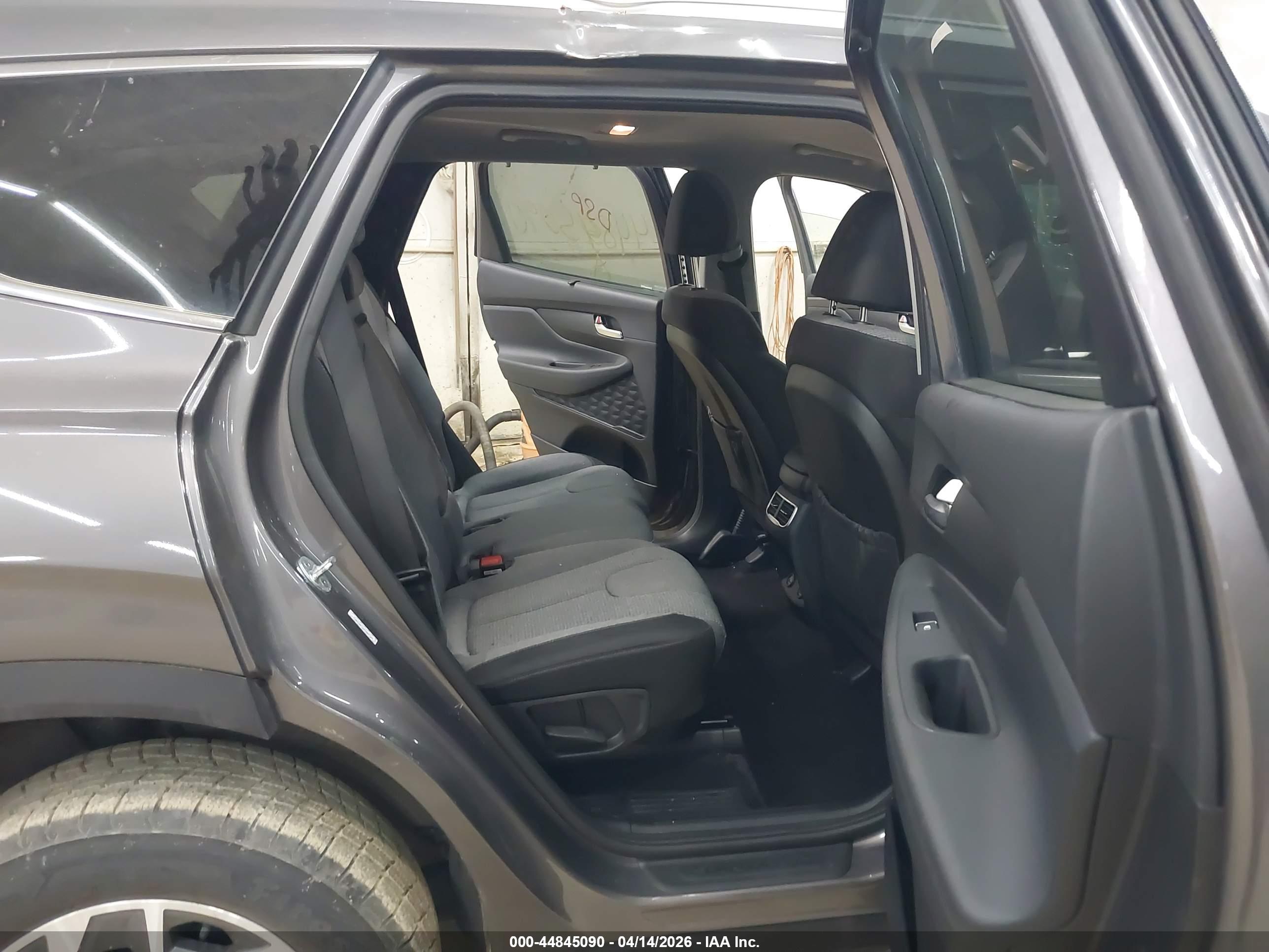 HYUNDAI SANTA image 8