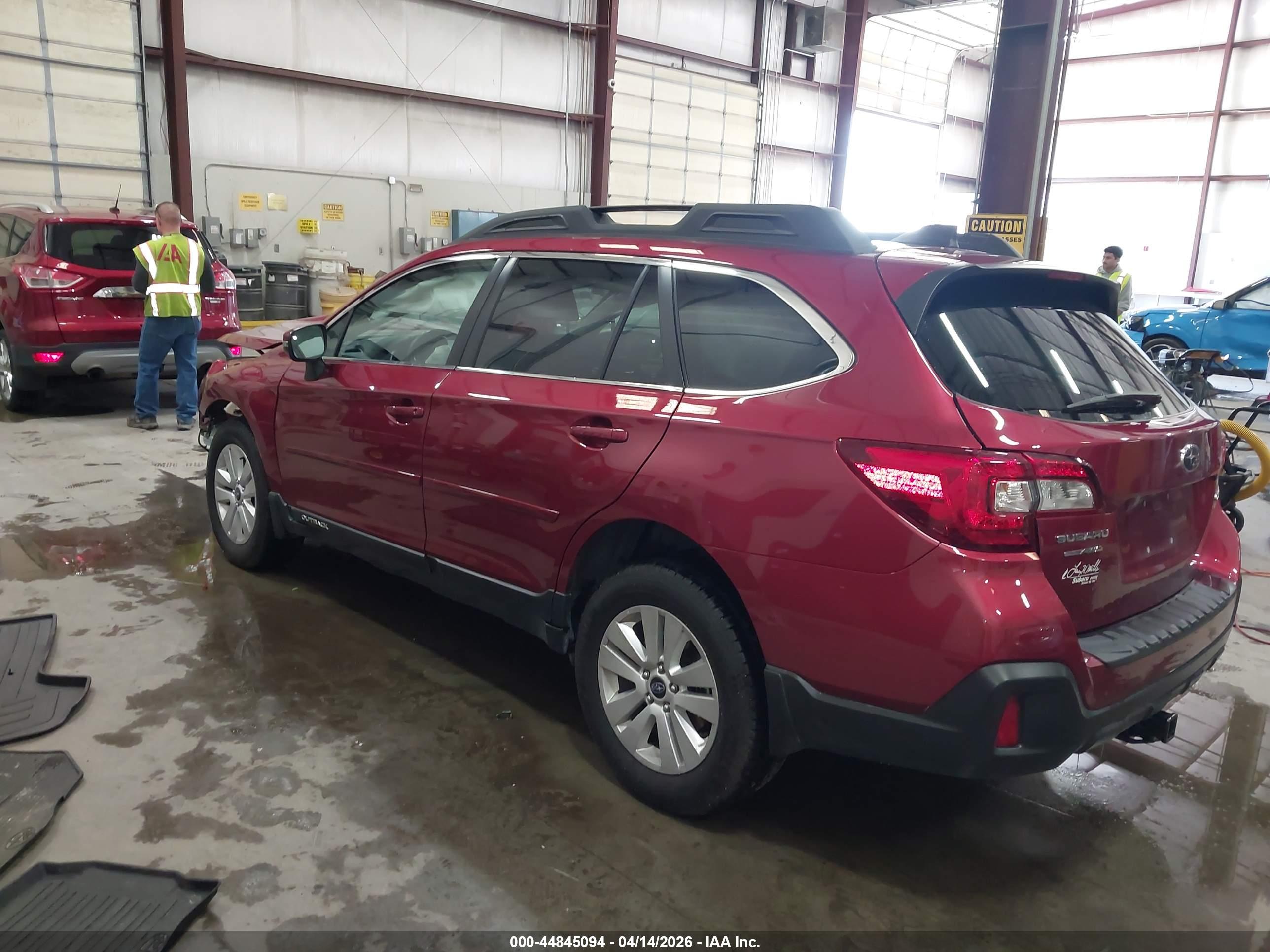 SUBARU OUTBACK image 3