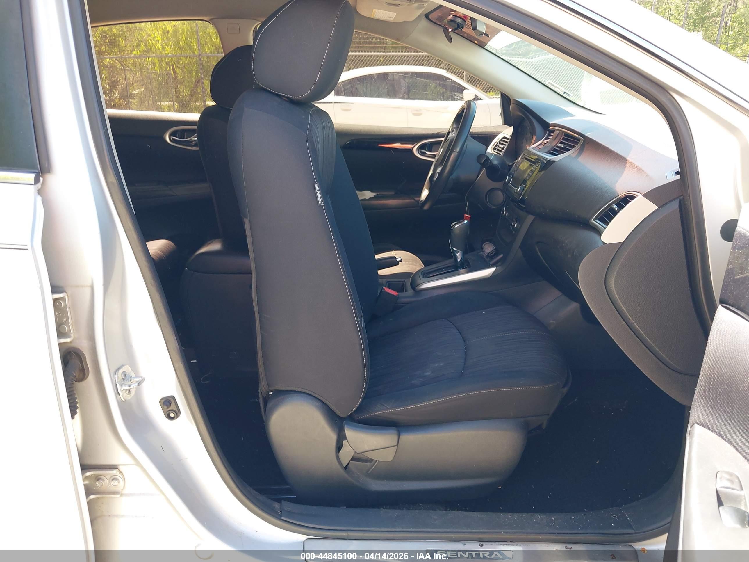NISSAN SENTRA image 5