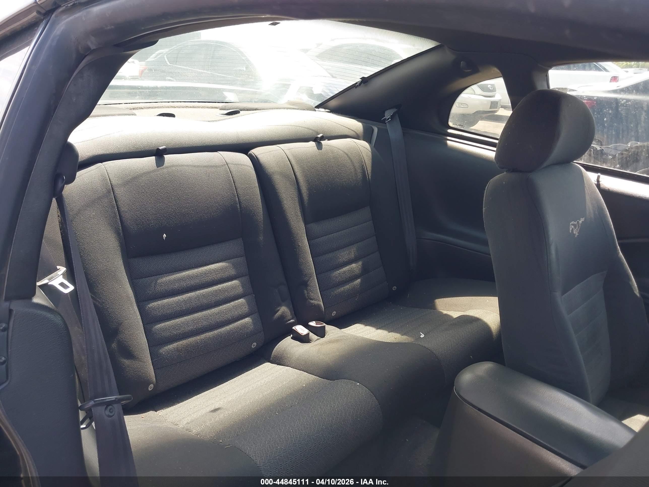 FORD MUSTANG image 8