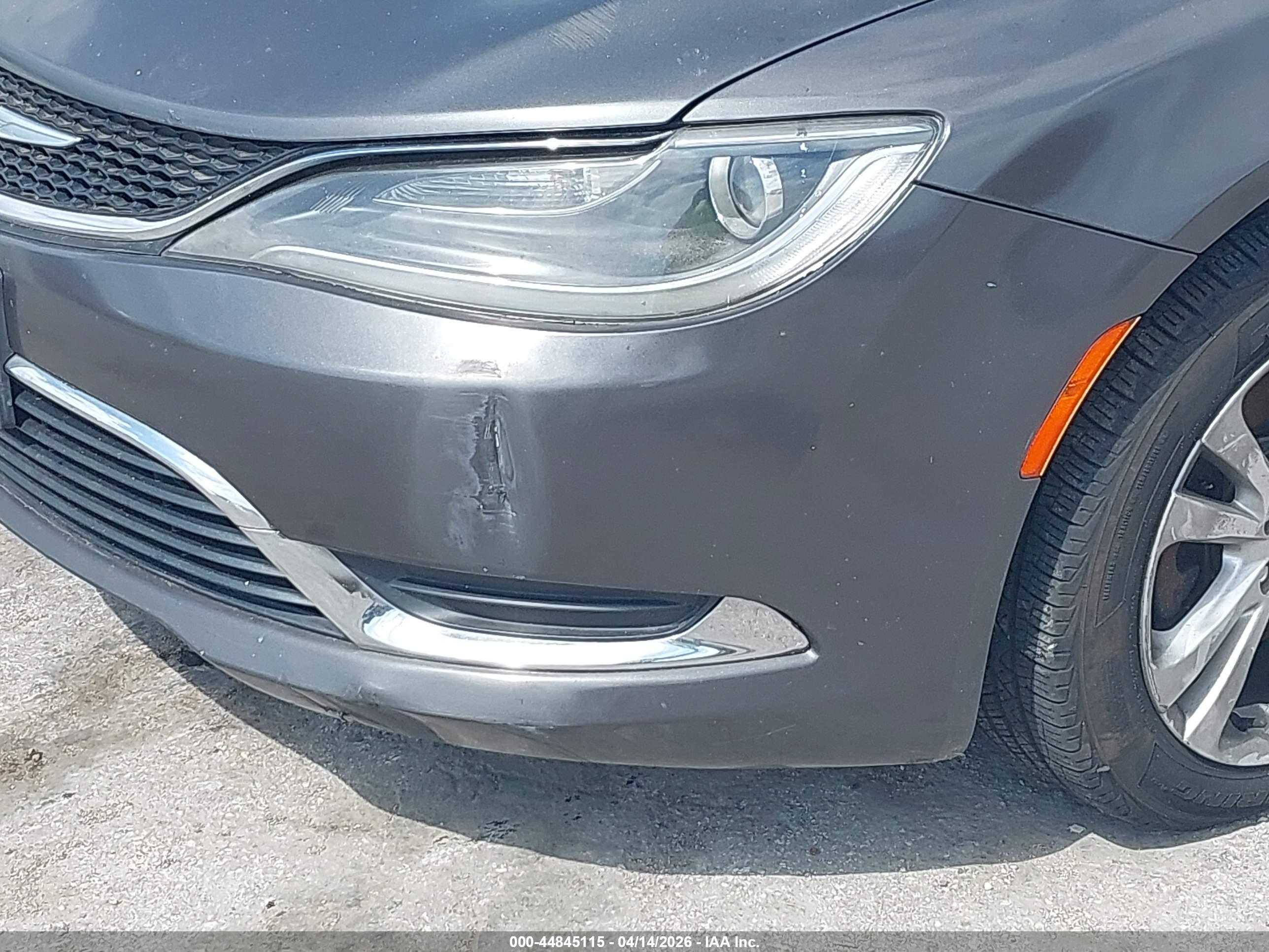 CHRYSLER 200 image 6