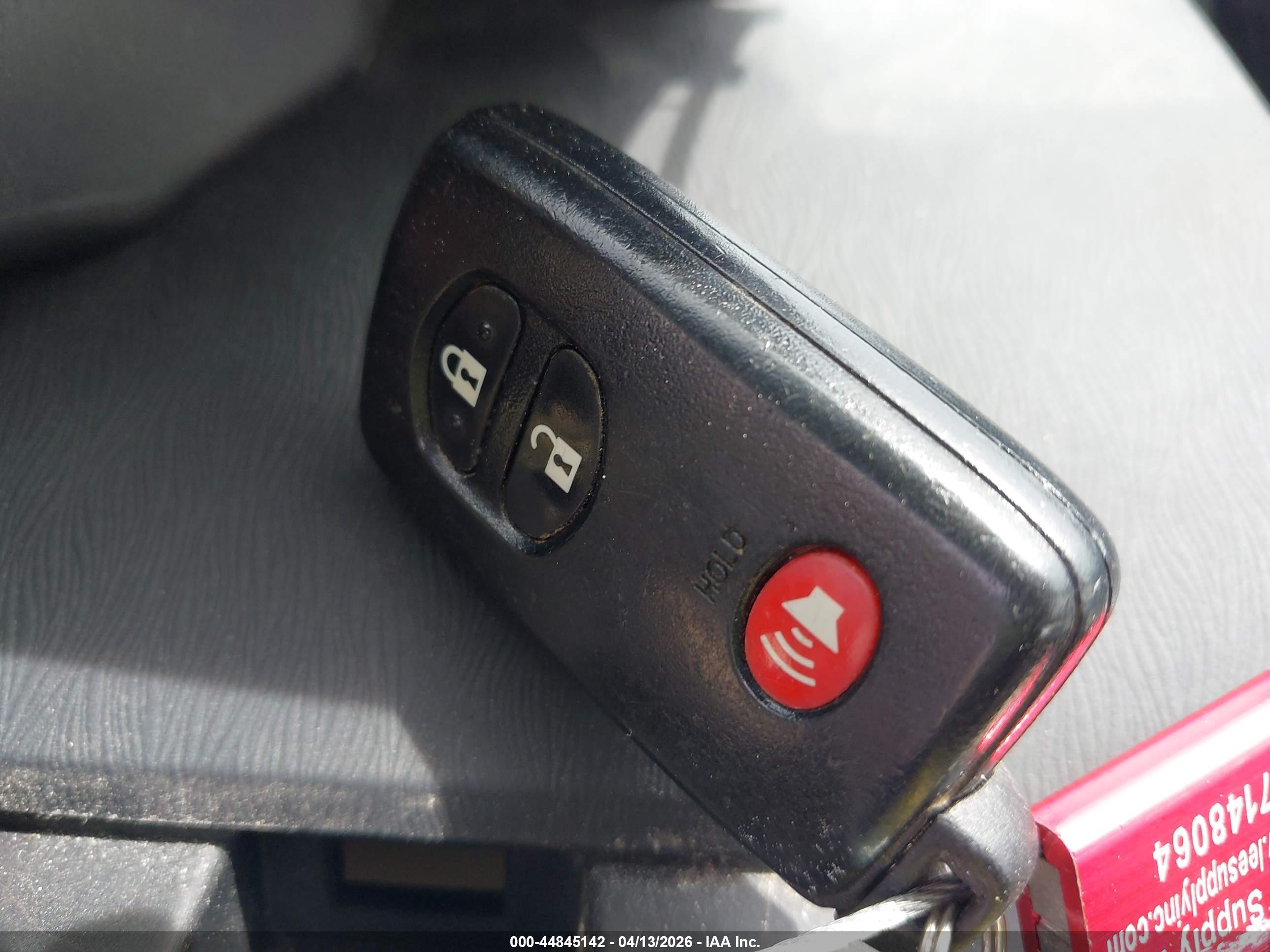 TOYOTA PRIUS image 11
